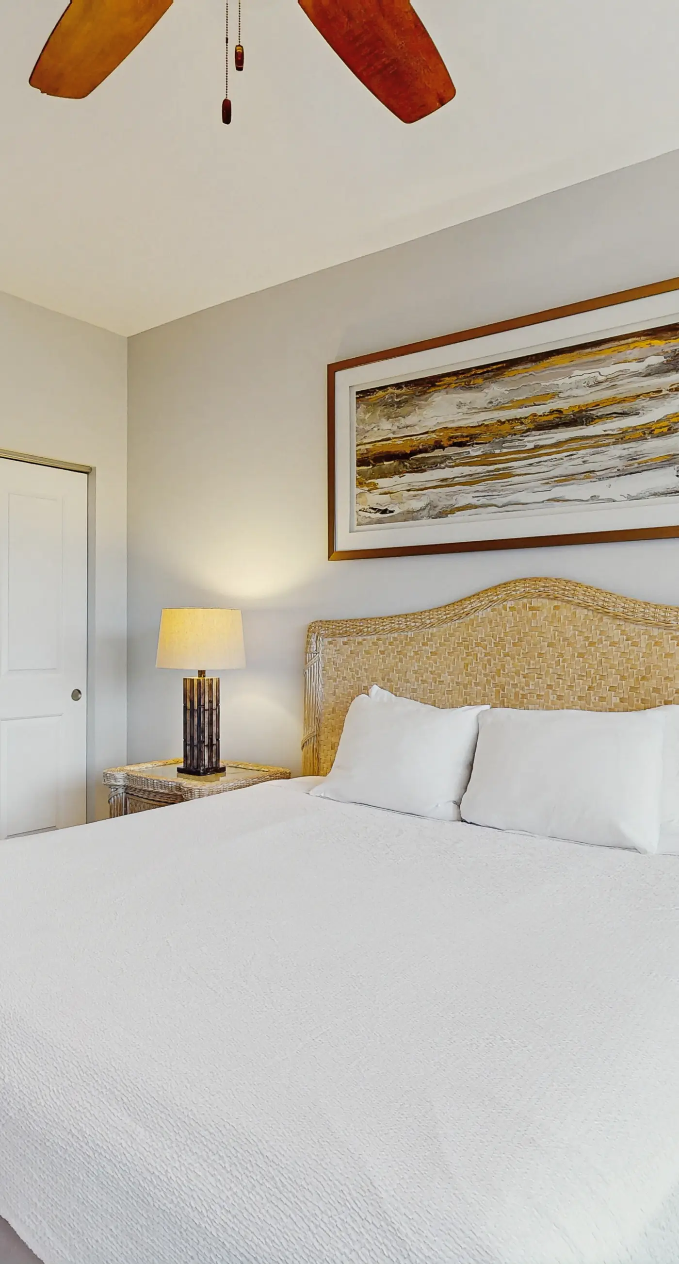 Gulf-Front Condo with Pools Hot Tub and Tennis