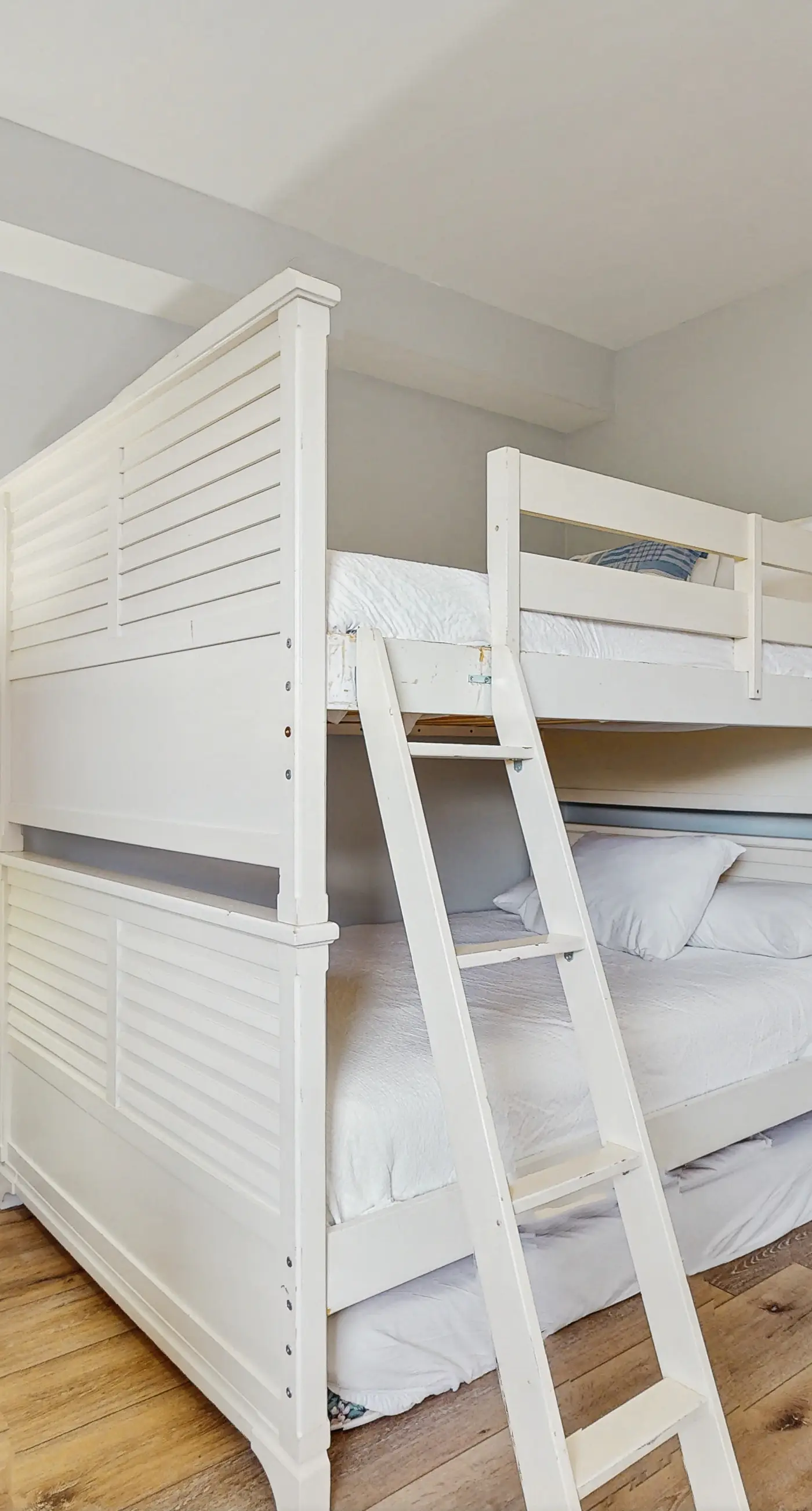 Gulf-Front Condo with Pools Hot Tub and Tennis