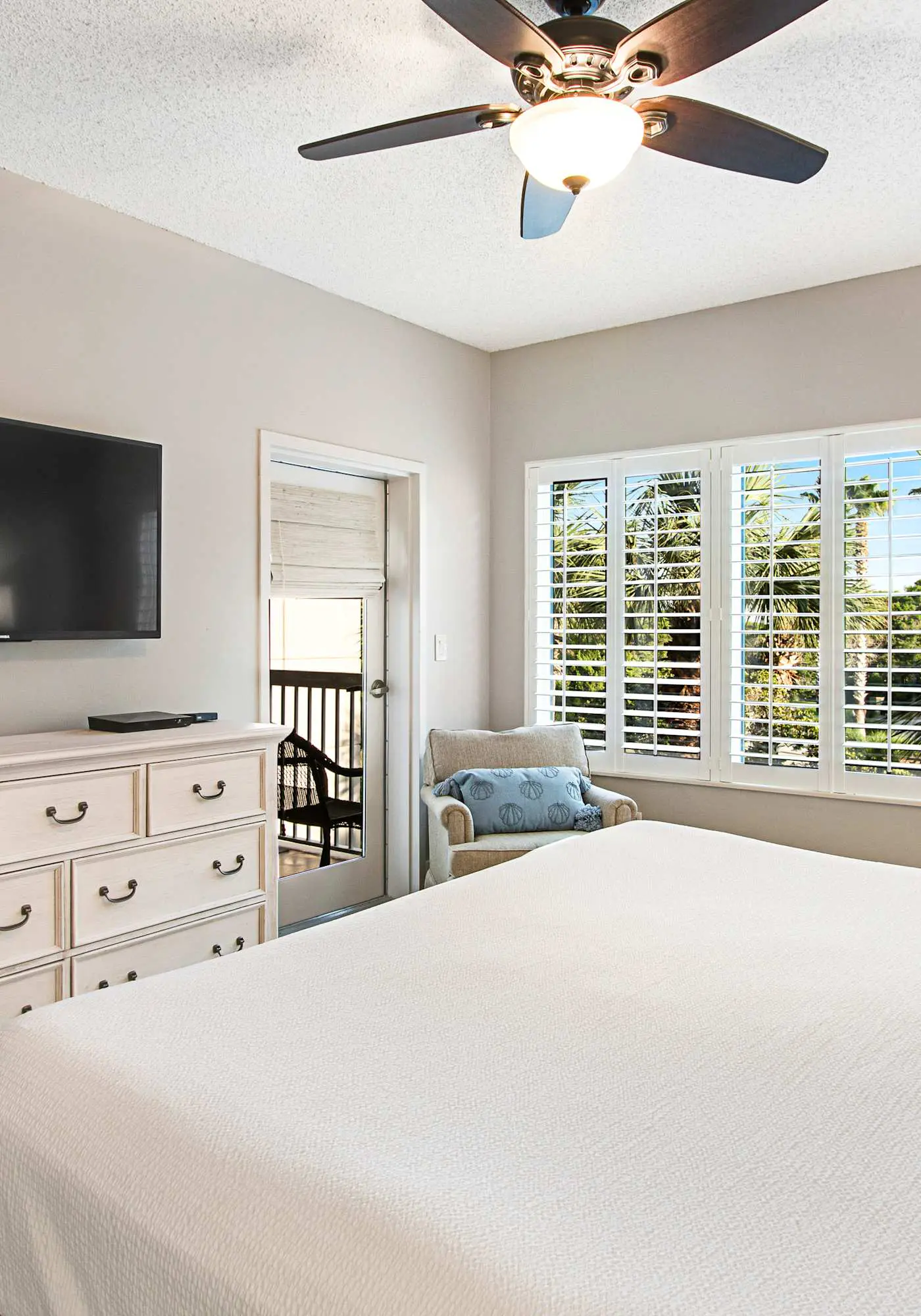 Beach views, resort amenities, serene retreat