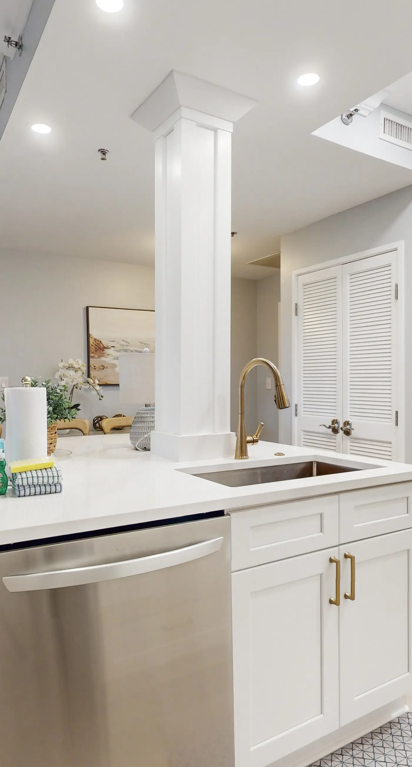 Spacious Resort Condo with Pools and Tennis