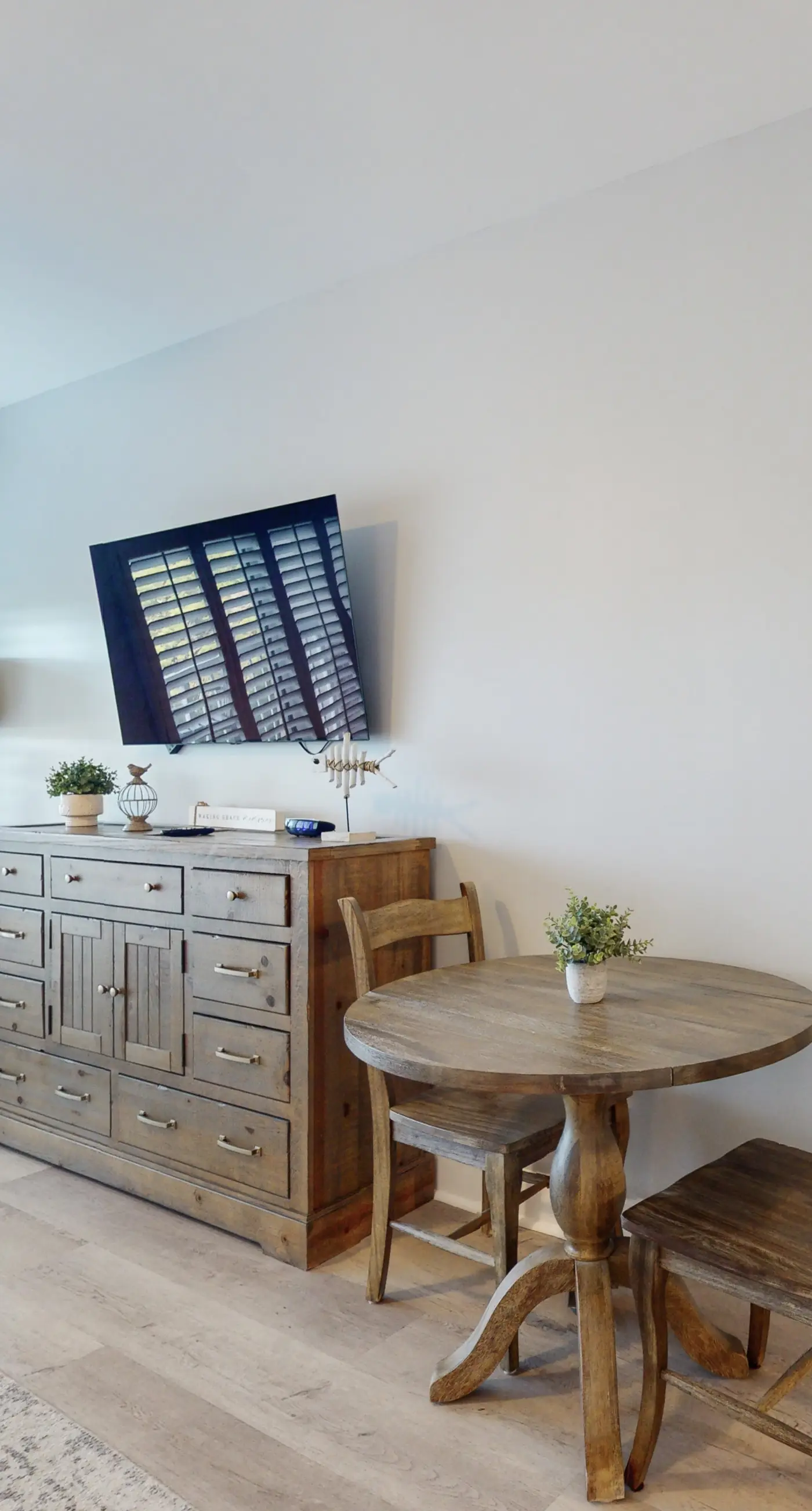 Spacious Resort Condo with Pools and Tennis