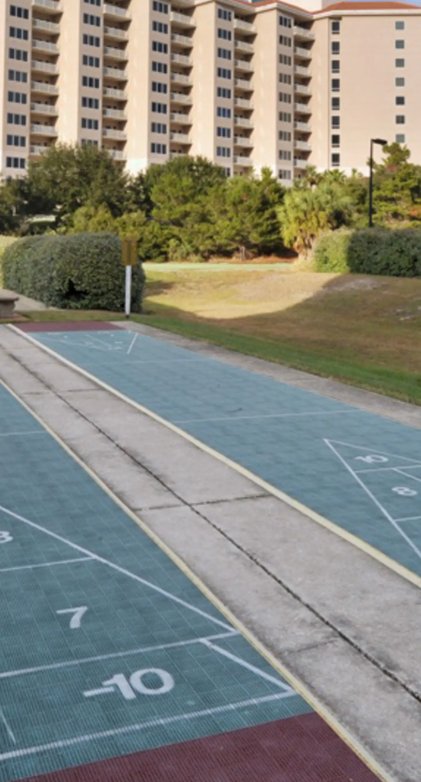 Spacious Resort Condo with Pools and Tennis