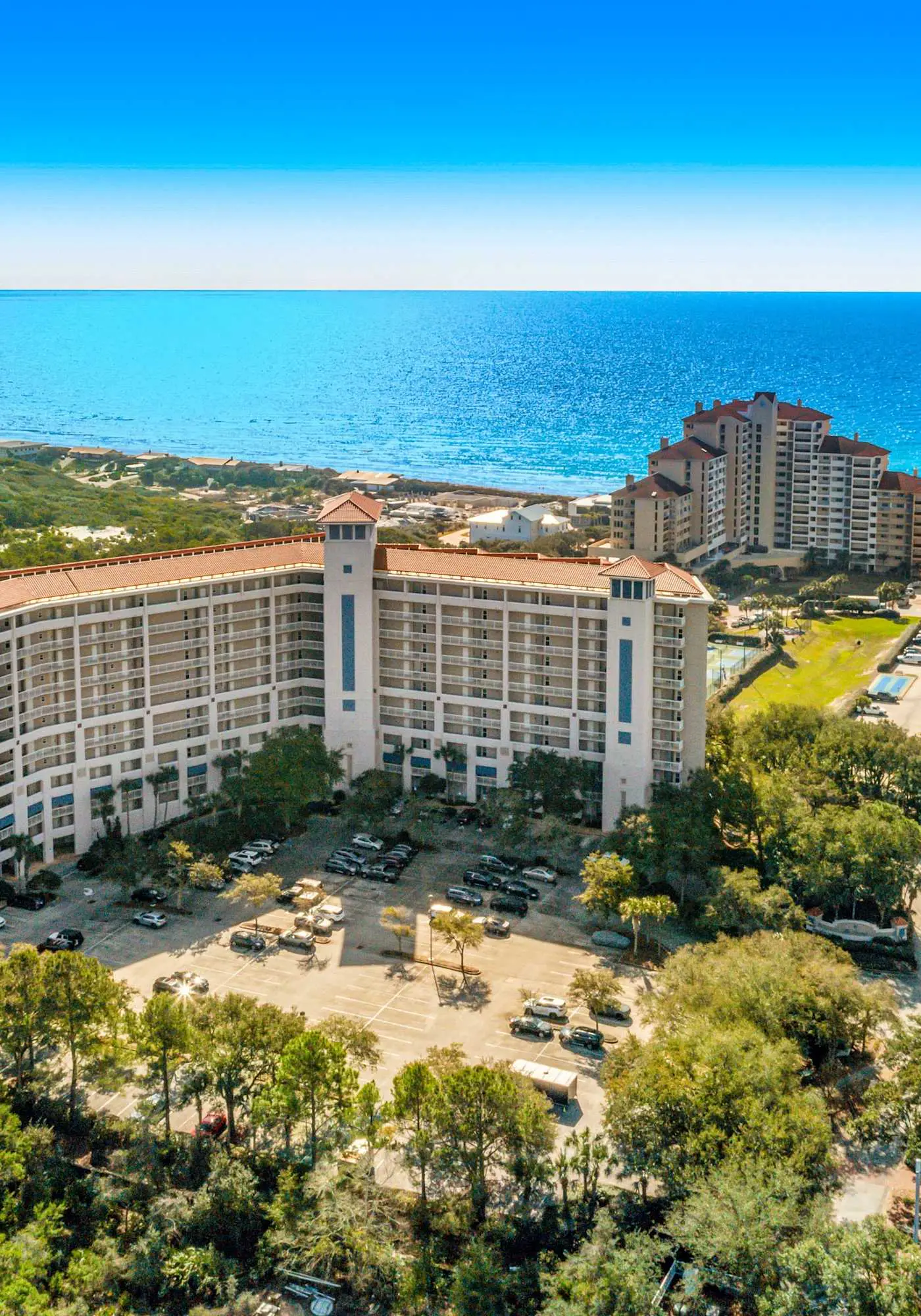 Exclusive 2BR Condo: Beach Access & Pool