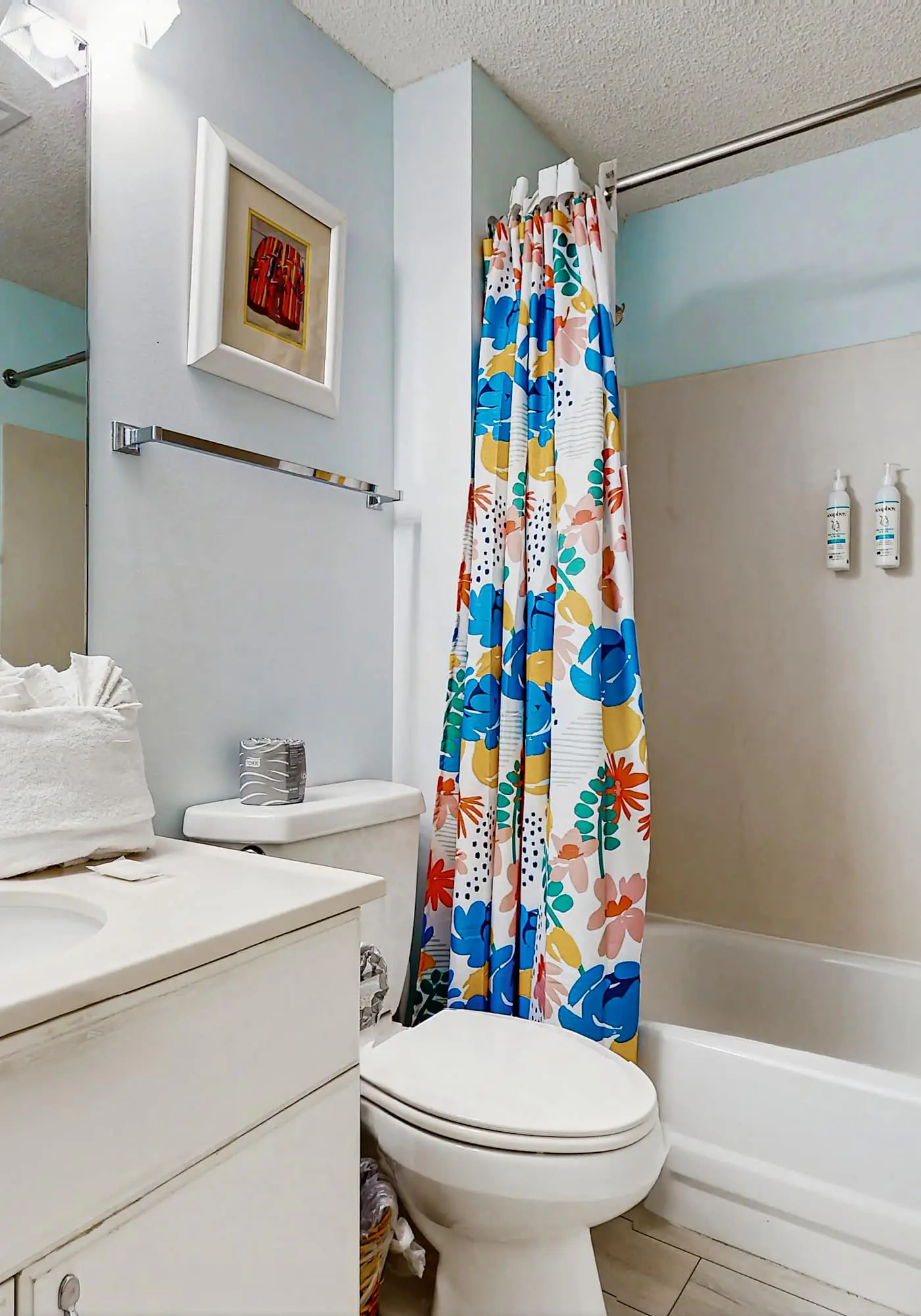 Exclusive 2BR Condo: Beach Access & Pool