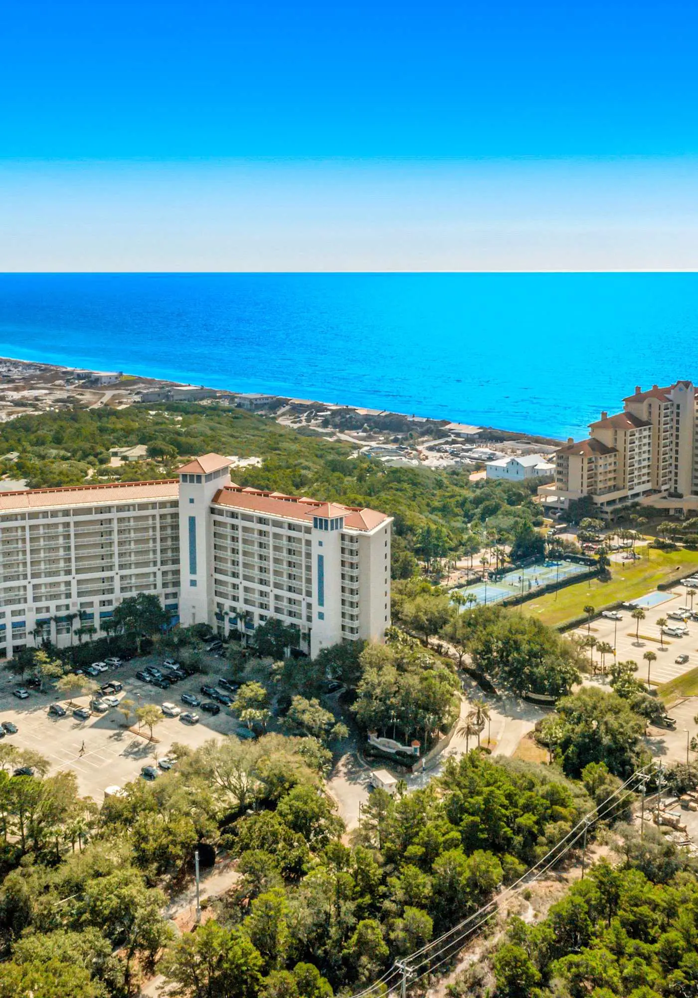 Exclusive 2BR Condo: Beach Access & Pool