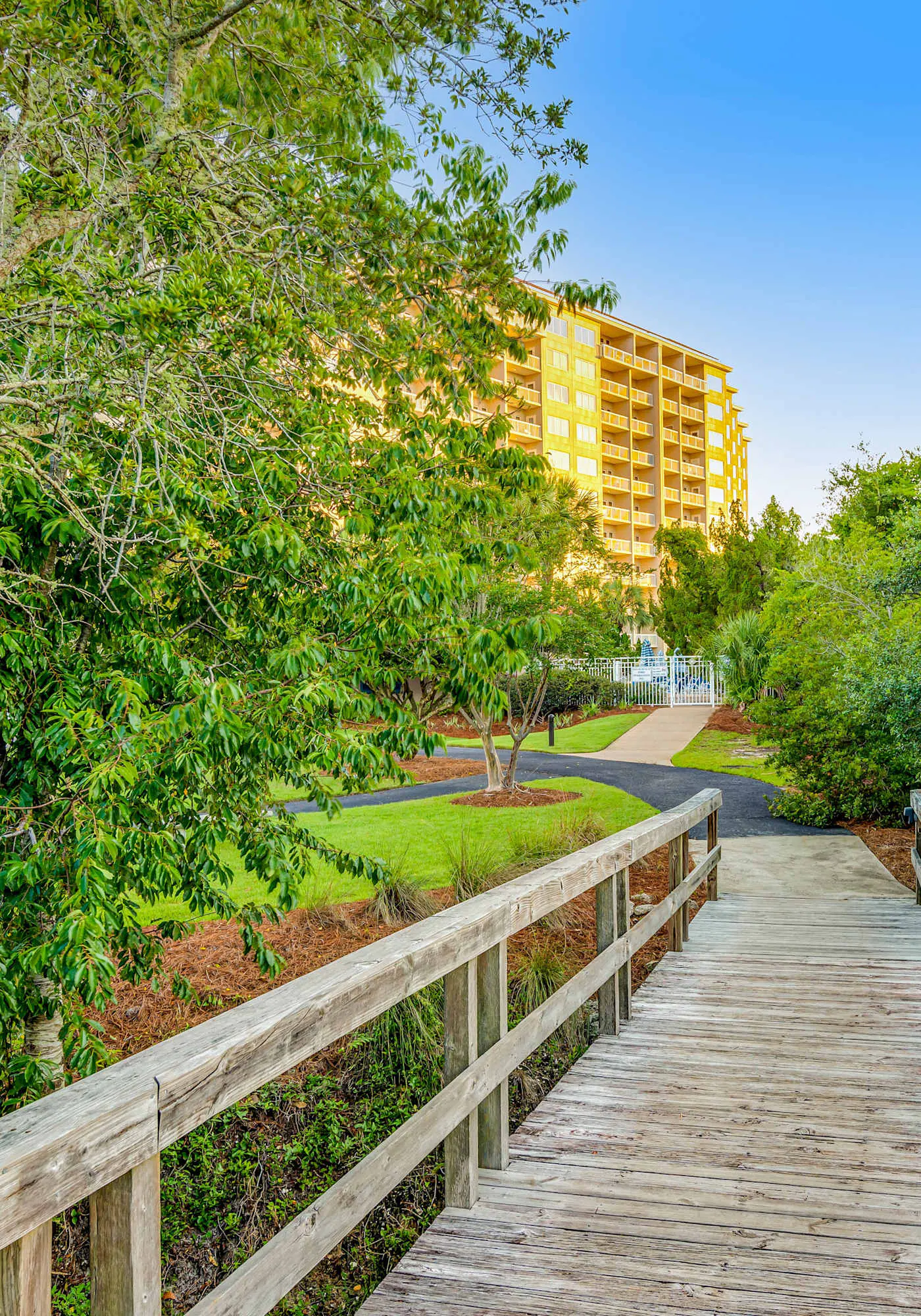 Exclusive 2BR Condo: Beach Access & Pool