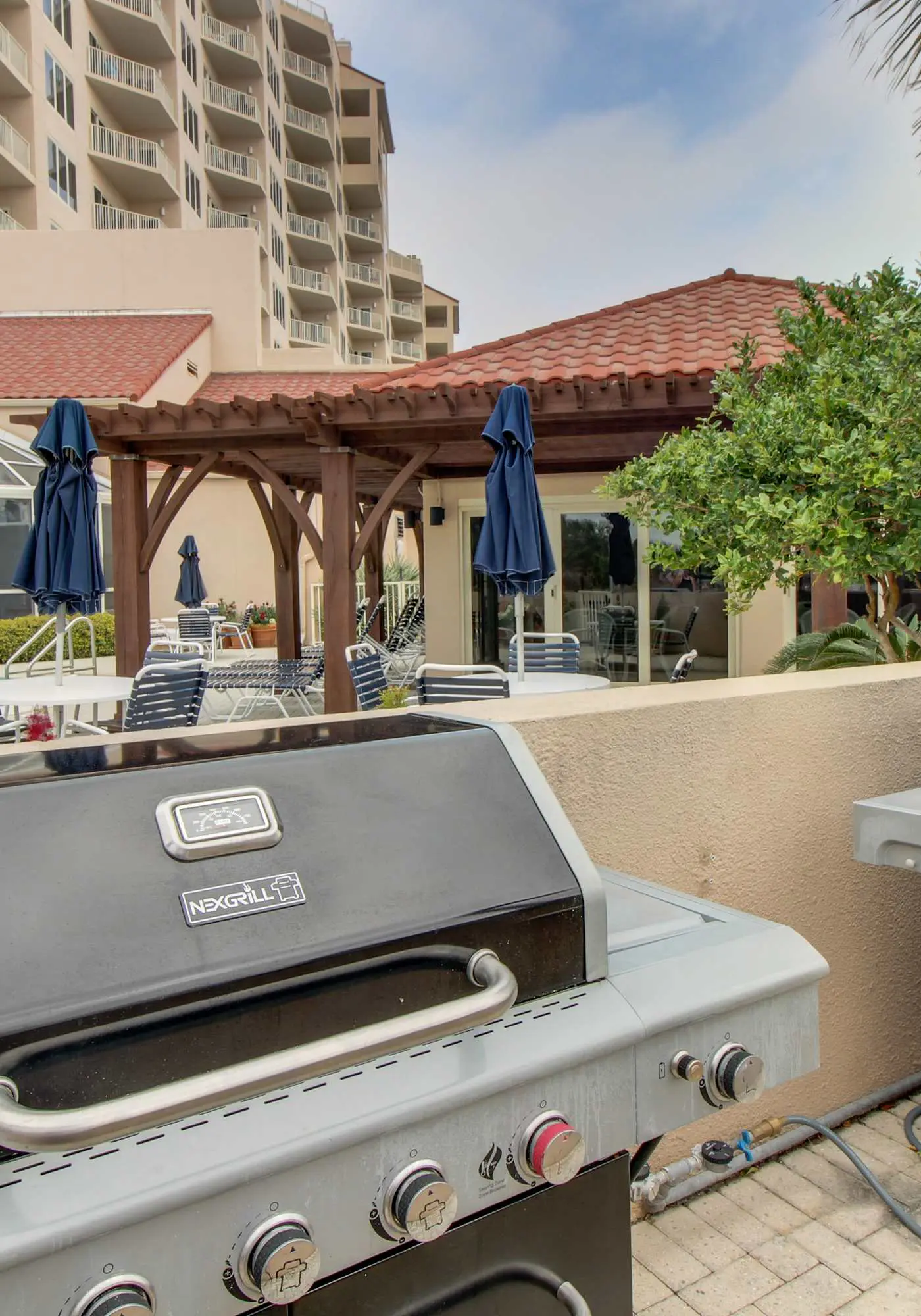Exclusive 2BR Condo: Beach Access & Pool