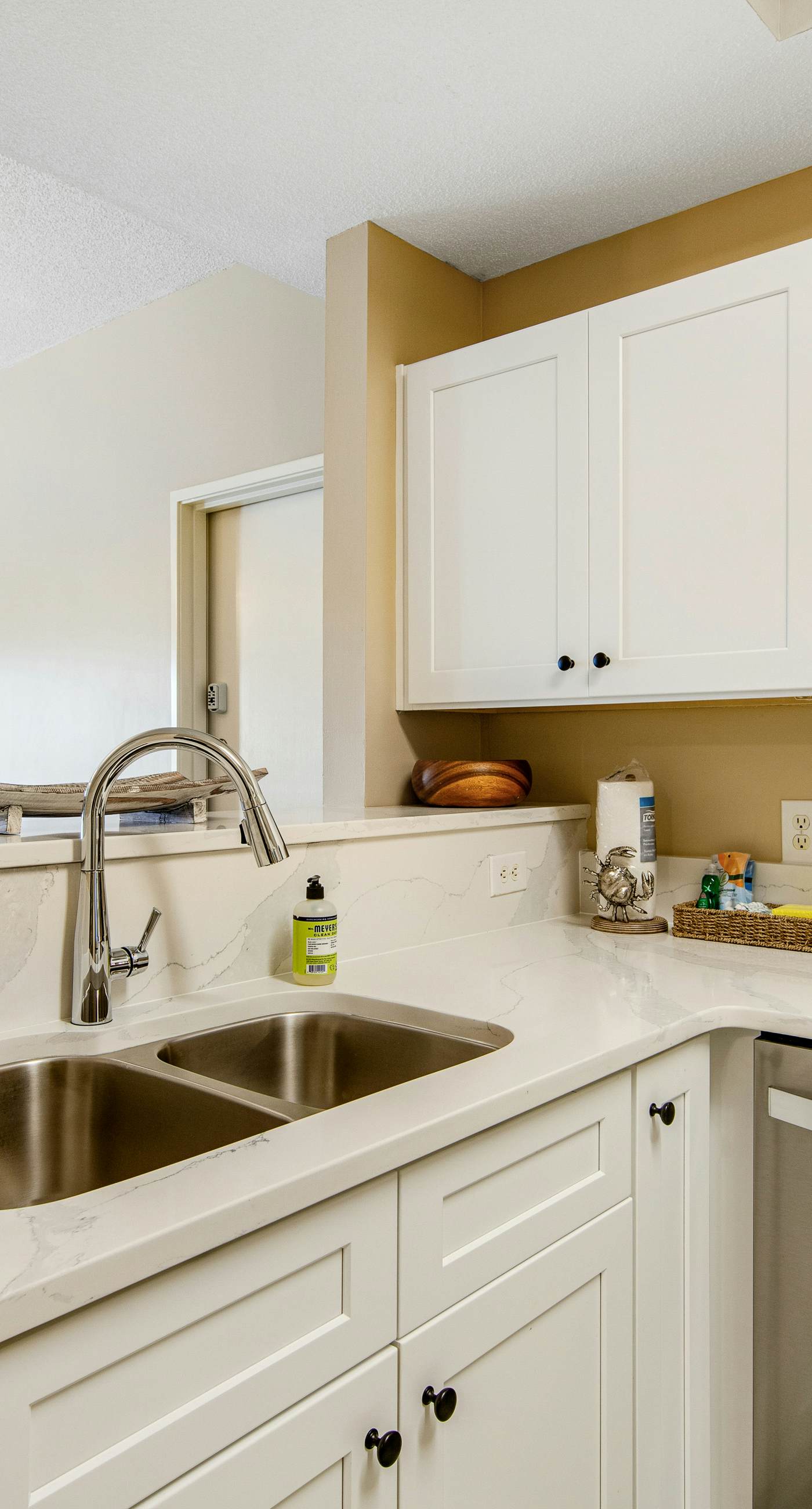 Beachside Resort Condo with Pools and Tennis