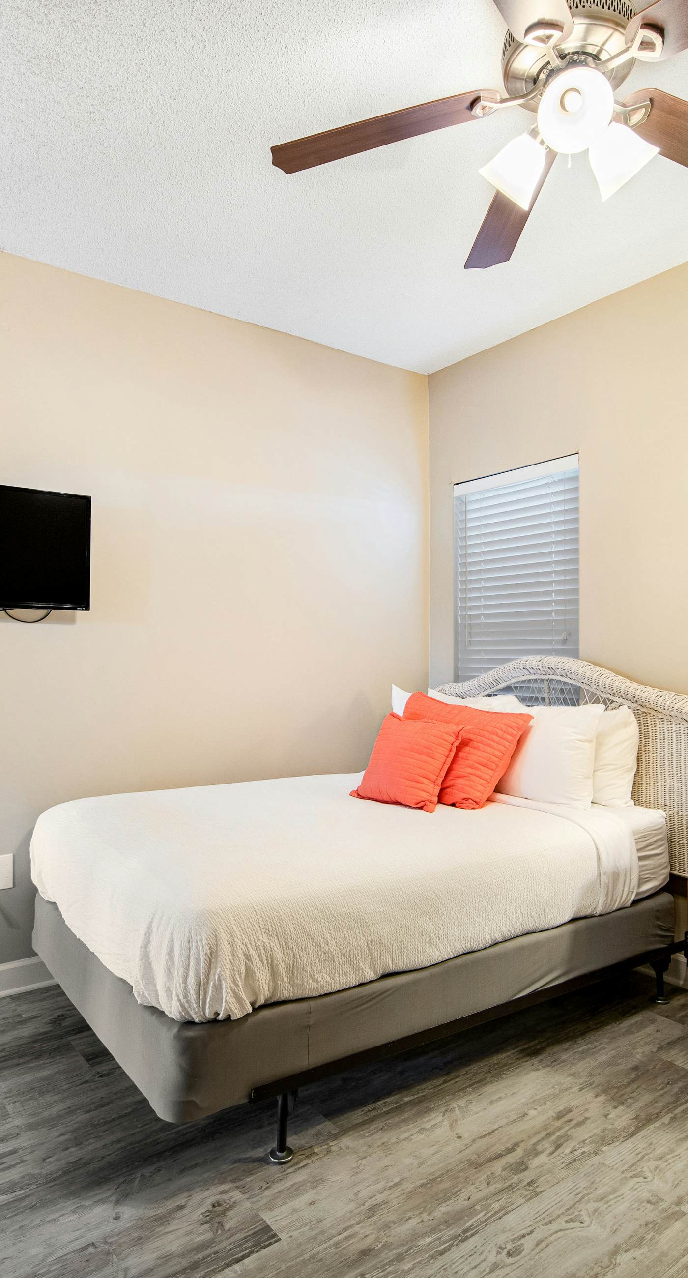 Beachside Resort Condo with Pools and Tennis