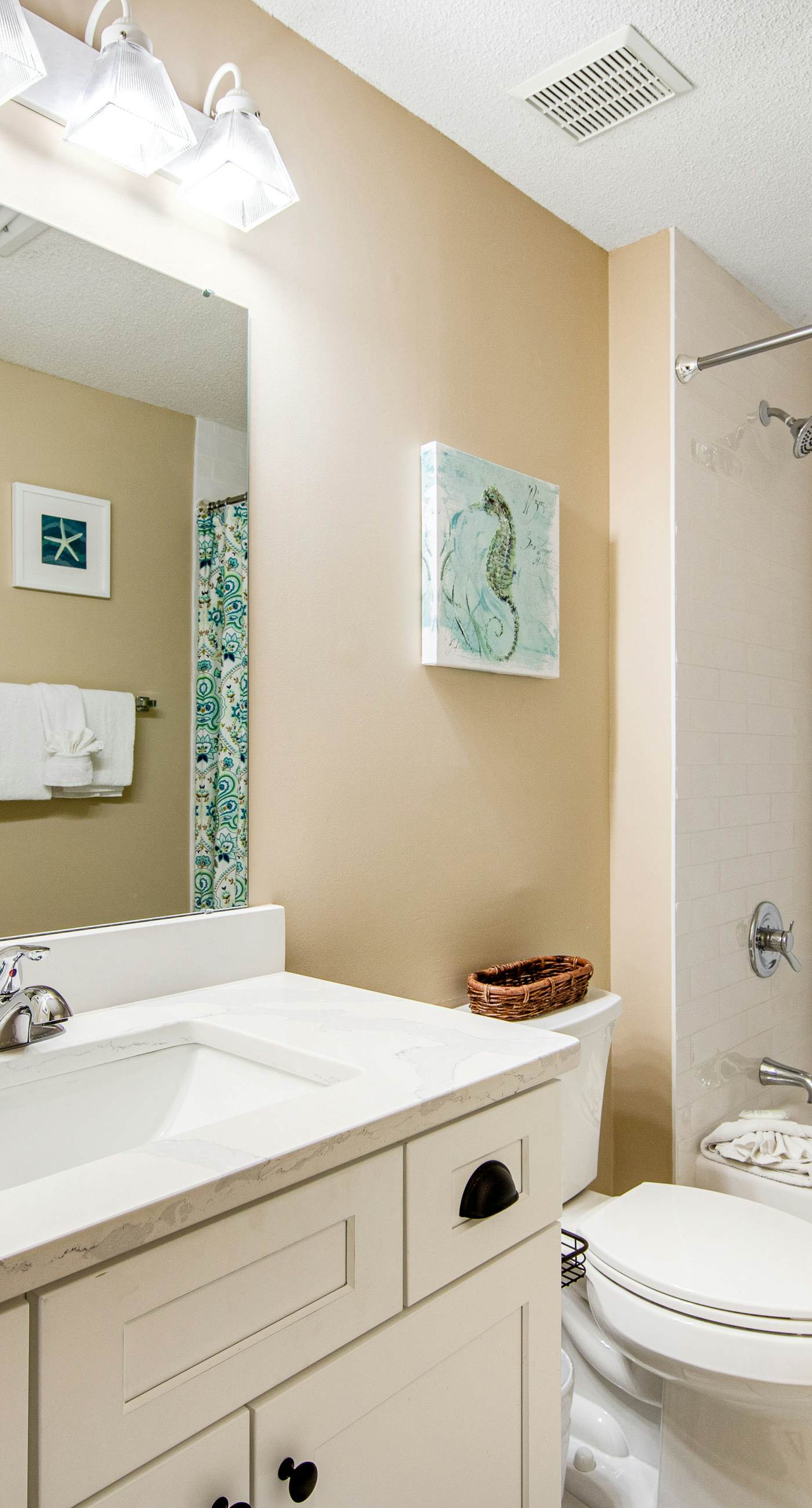 Beachside Resort Condo with Pools and Tennis