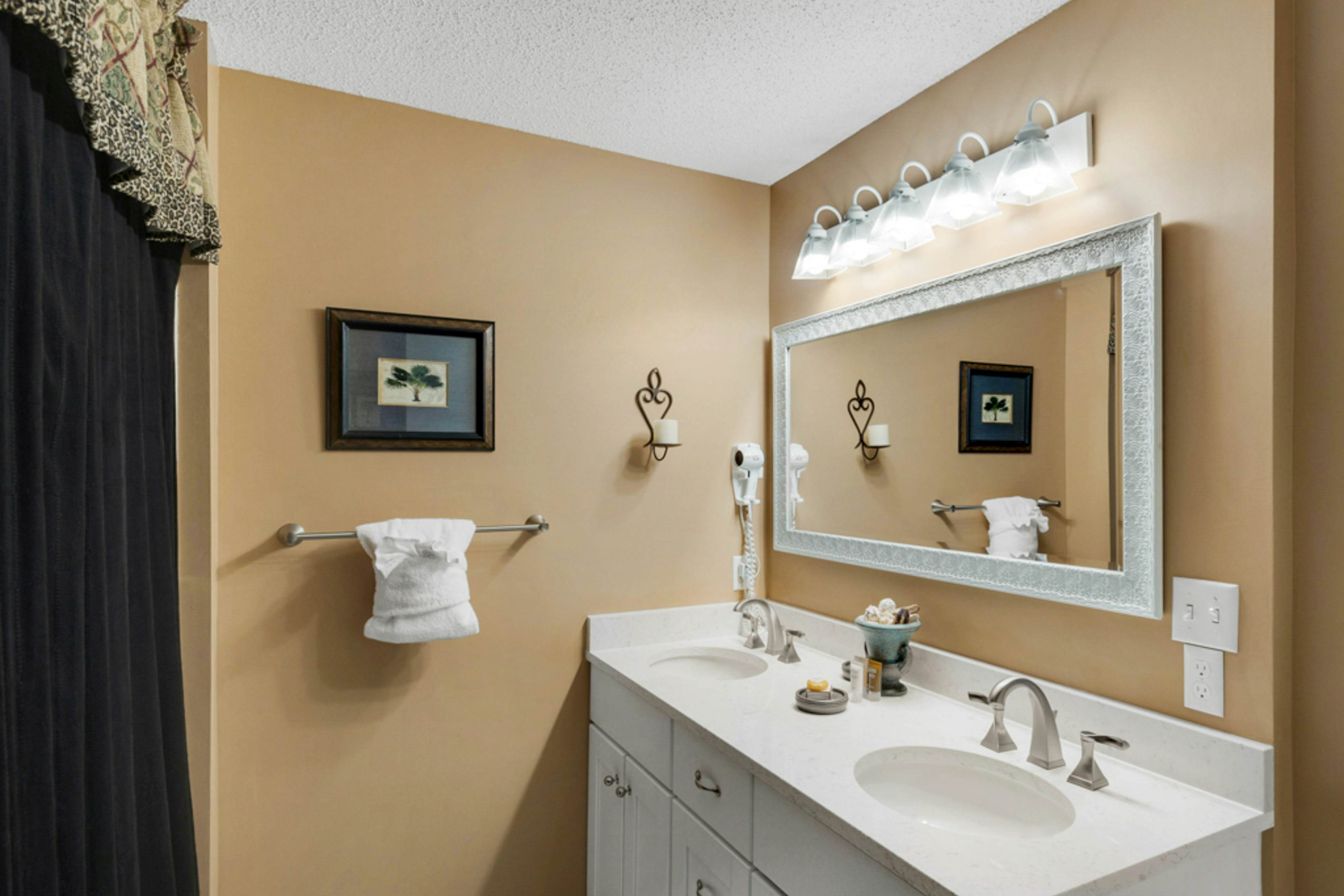 Resort Condo with Balcony Pools and Tennis