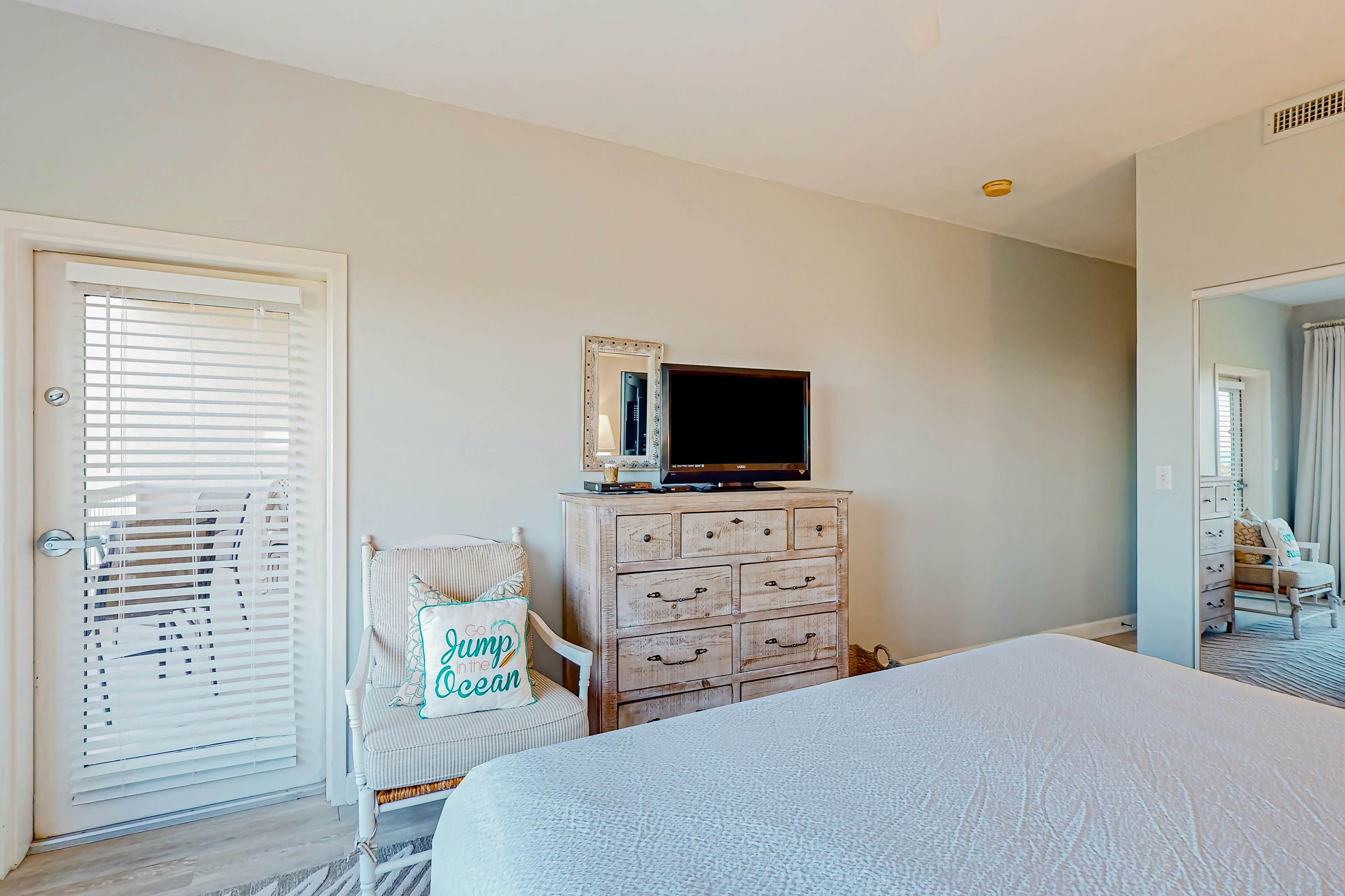 Easy Beach Walk  Pools and Hot Tubs