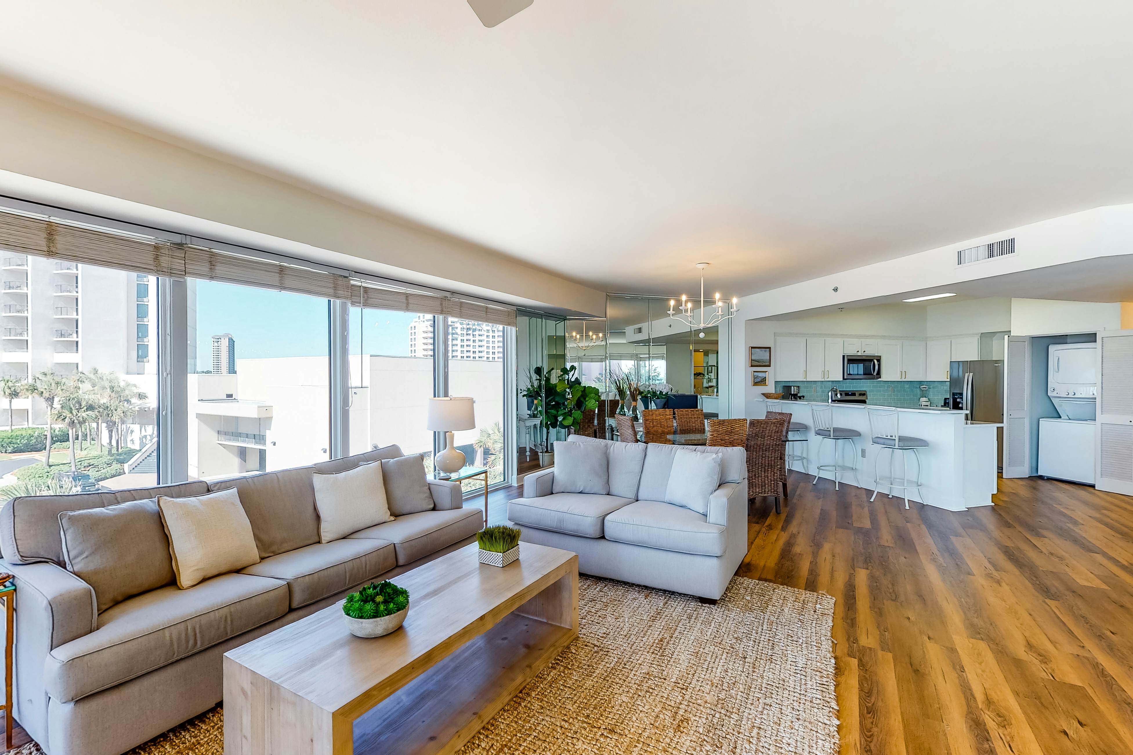 Gulf-Front Condo with Balcony Pools and Hot Tub