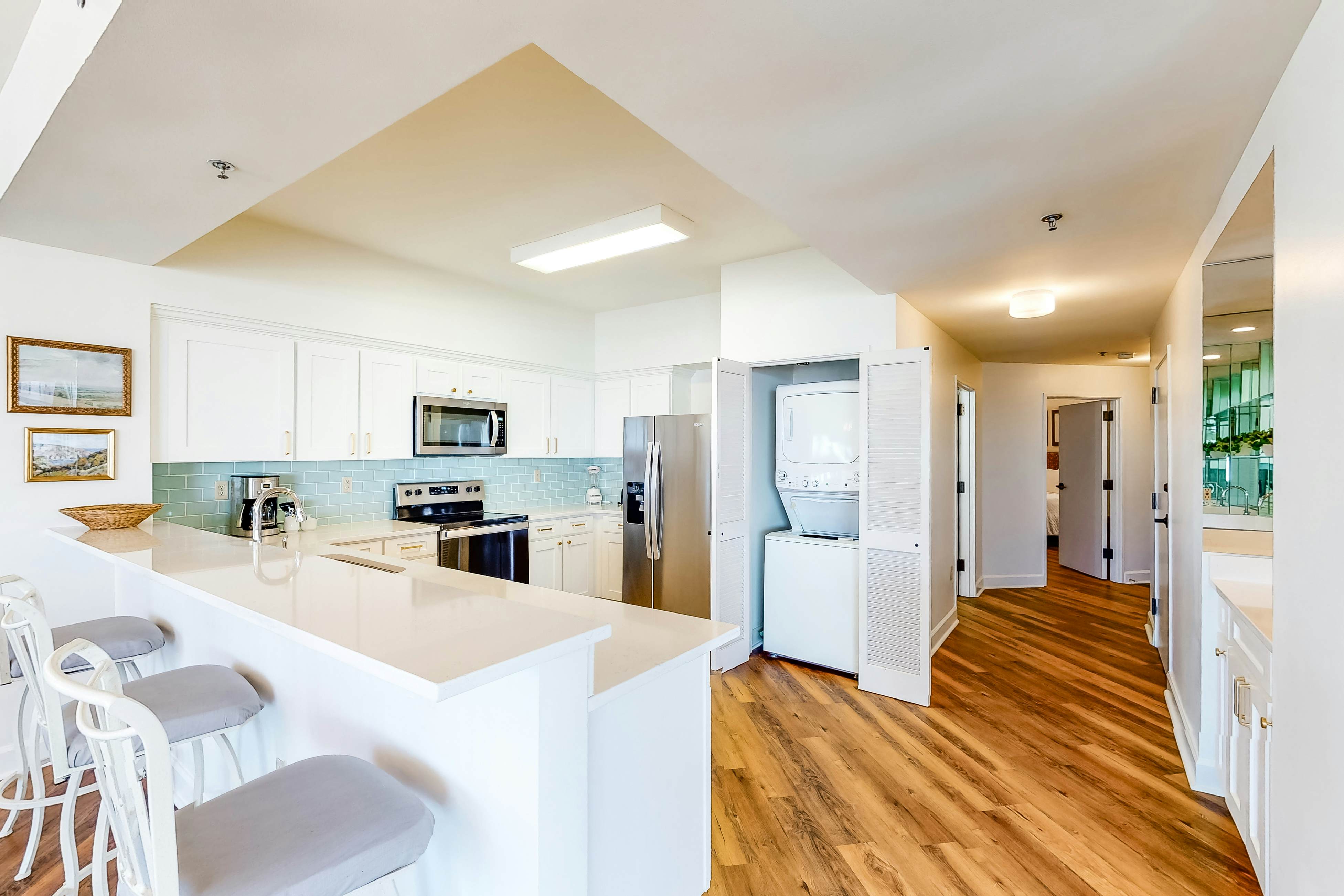 Gulf-Front Condo with Balcony Pools and Hot Tub