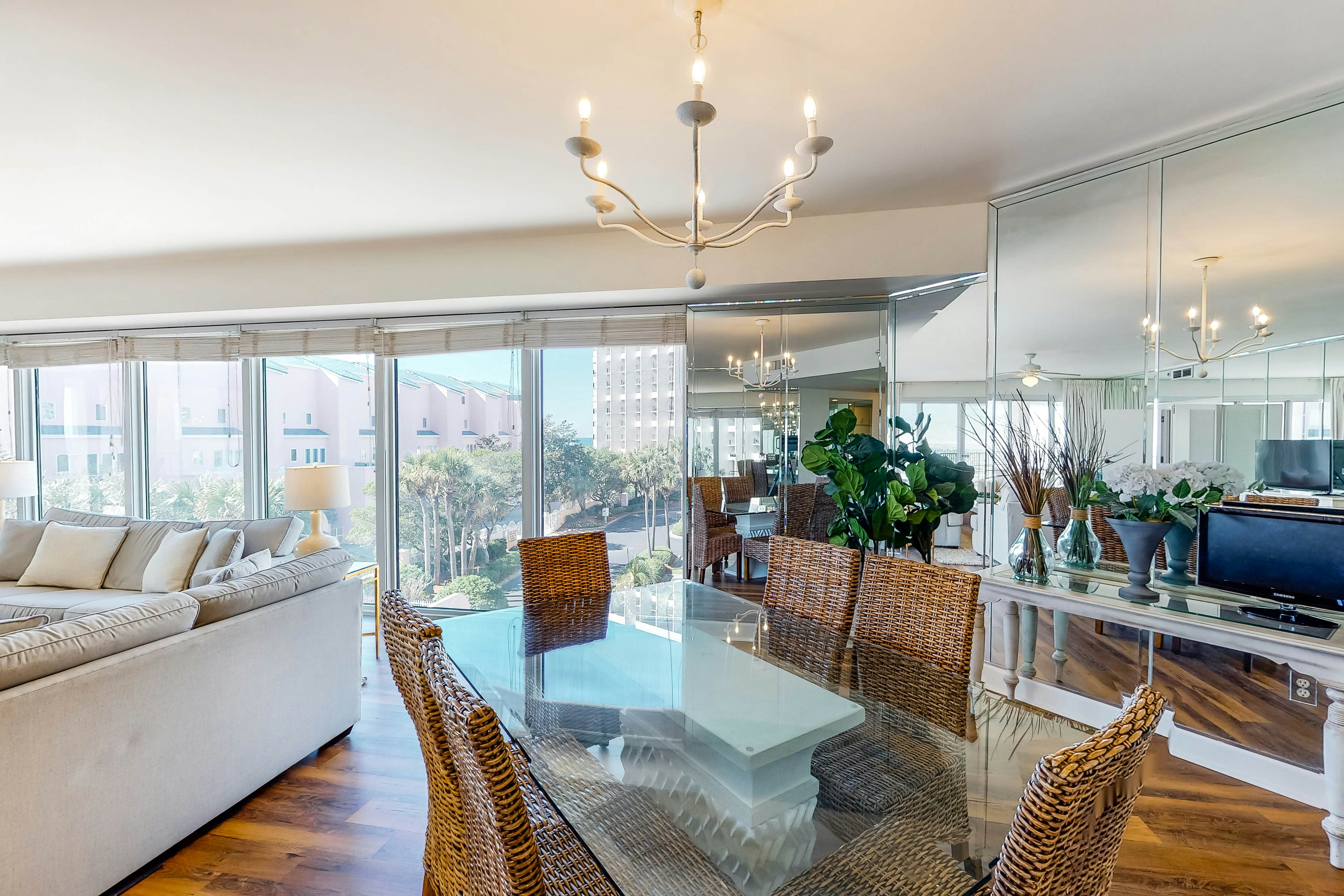 Gulf-Front Condo with Balcony Pools and Hot Tub