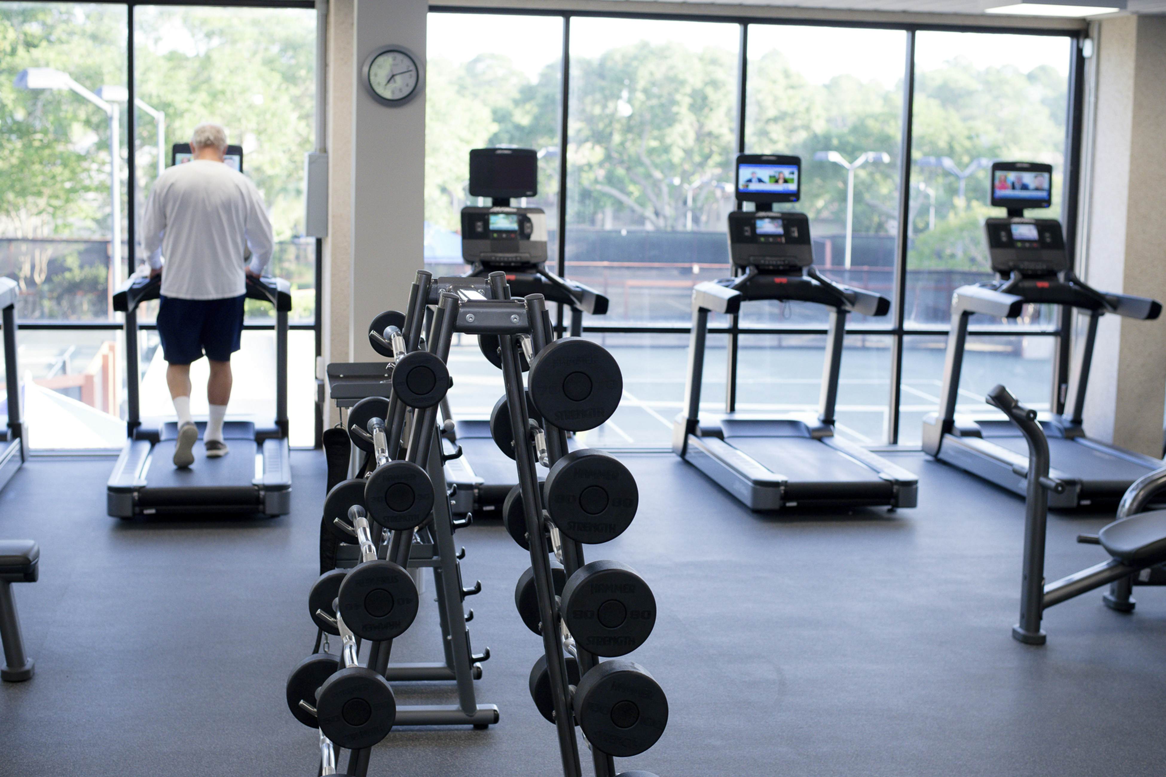 Gulf-Front Condo with Balcony Pools and Hot Tub