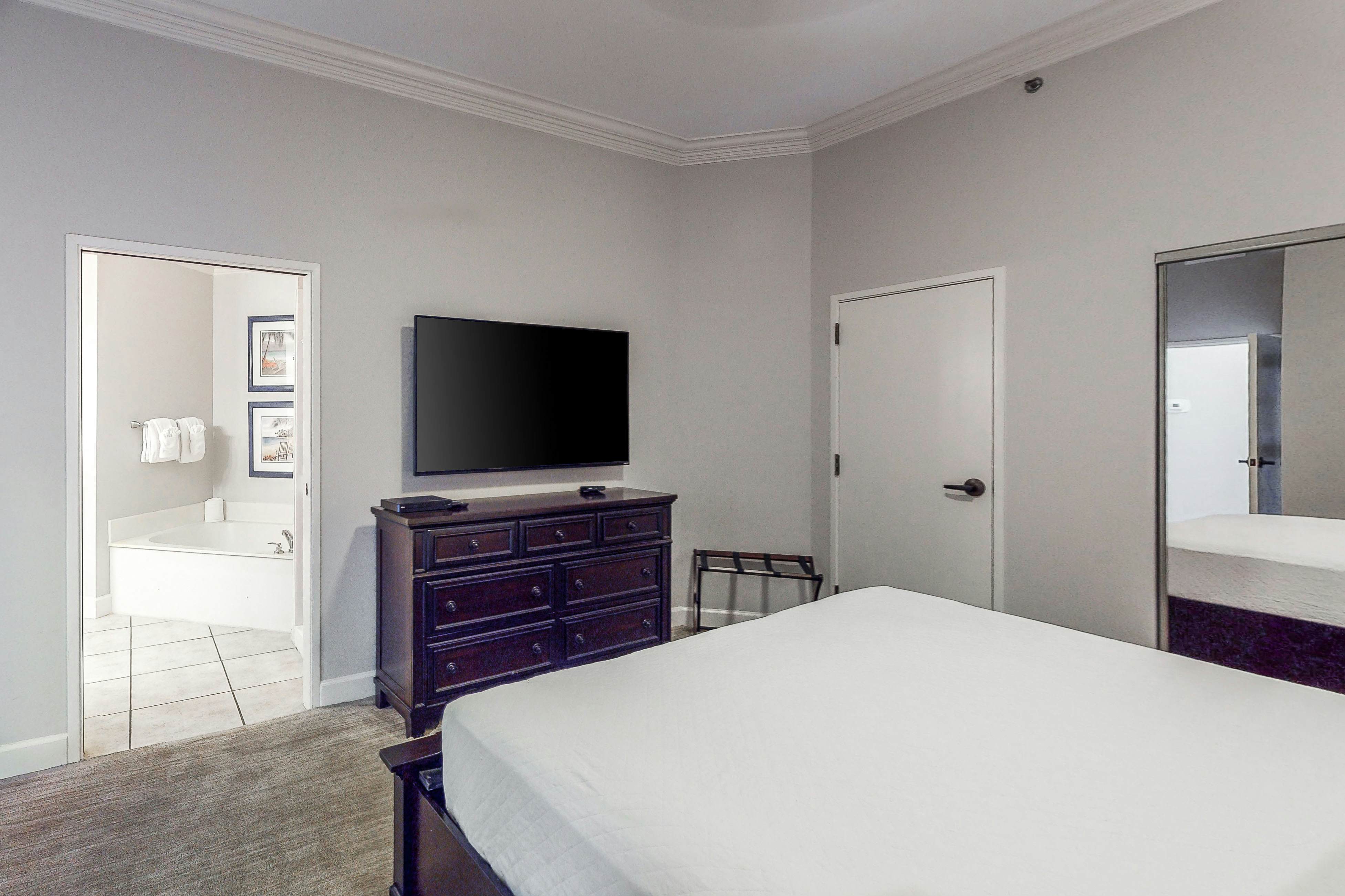 15th-Floor Beachfront Condo with Gulf Views