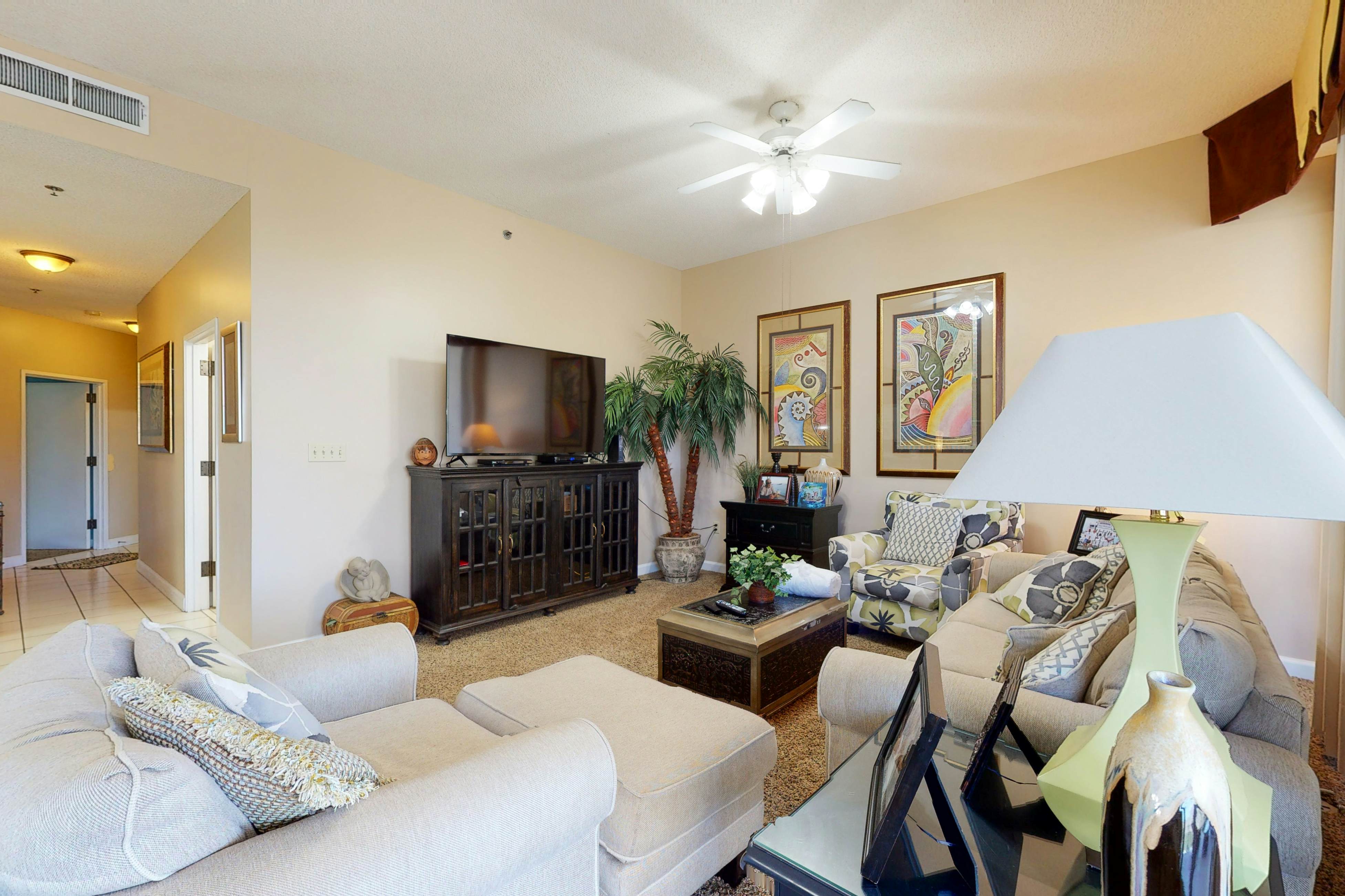 Resort Condo with Pools Hot Tub and Gym