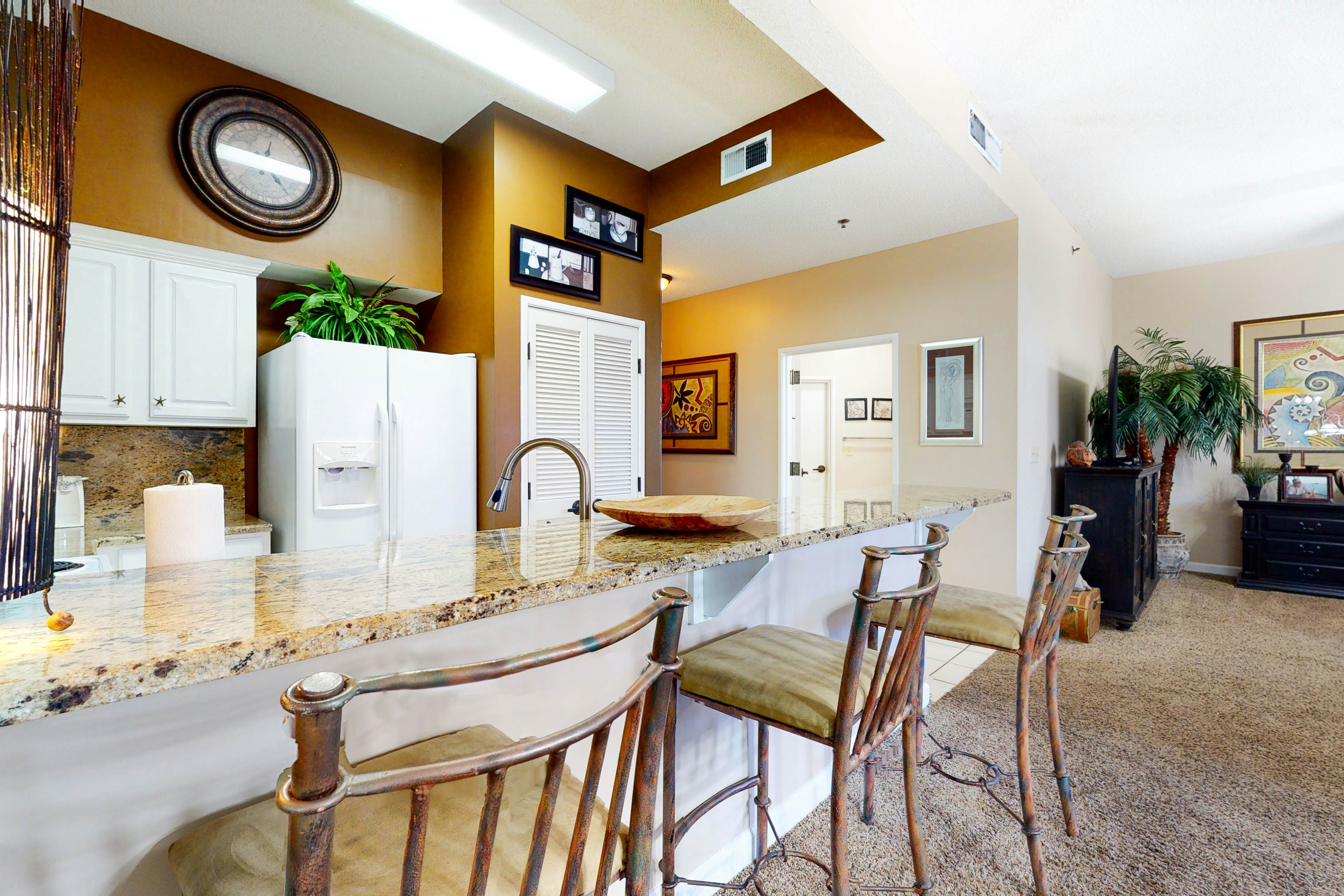 Resort Condo with Pools Hot Tub and Gym