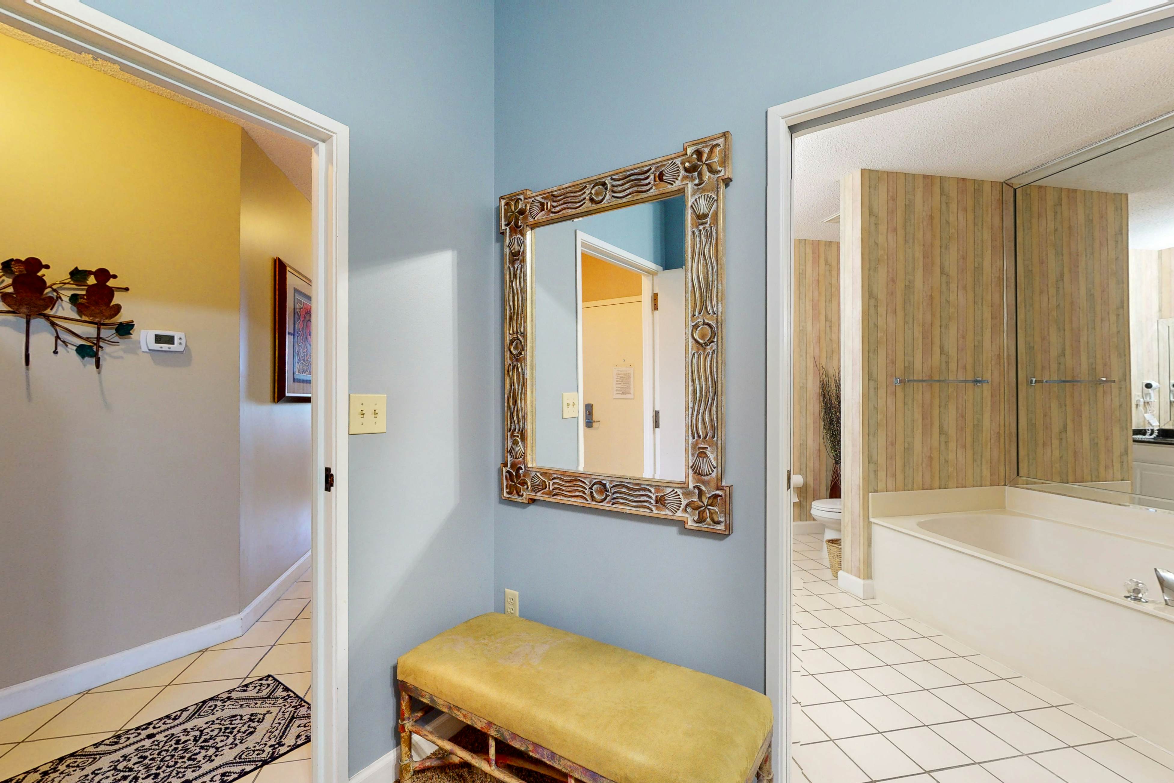 Resort Condo with Pools Hot Tub and Gym