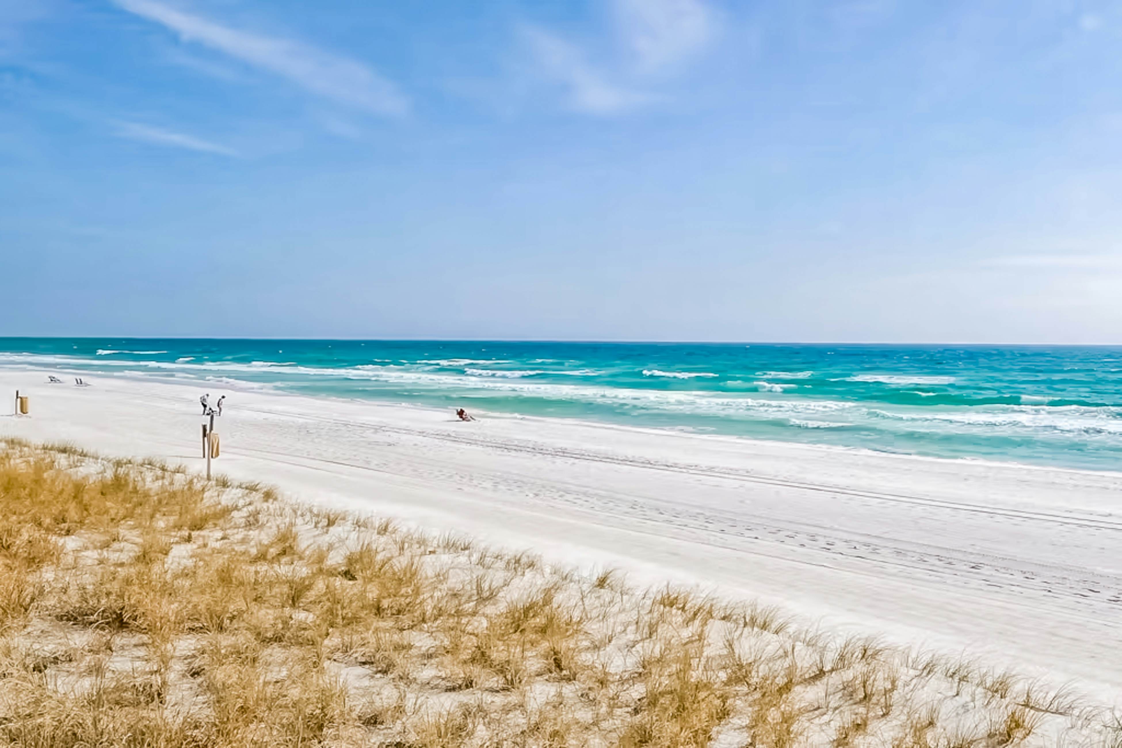 Resort Condo with Pools Hot Tub and Gym