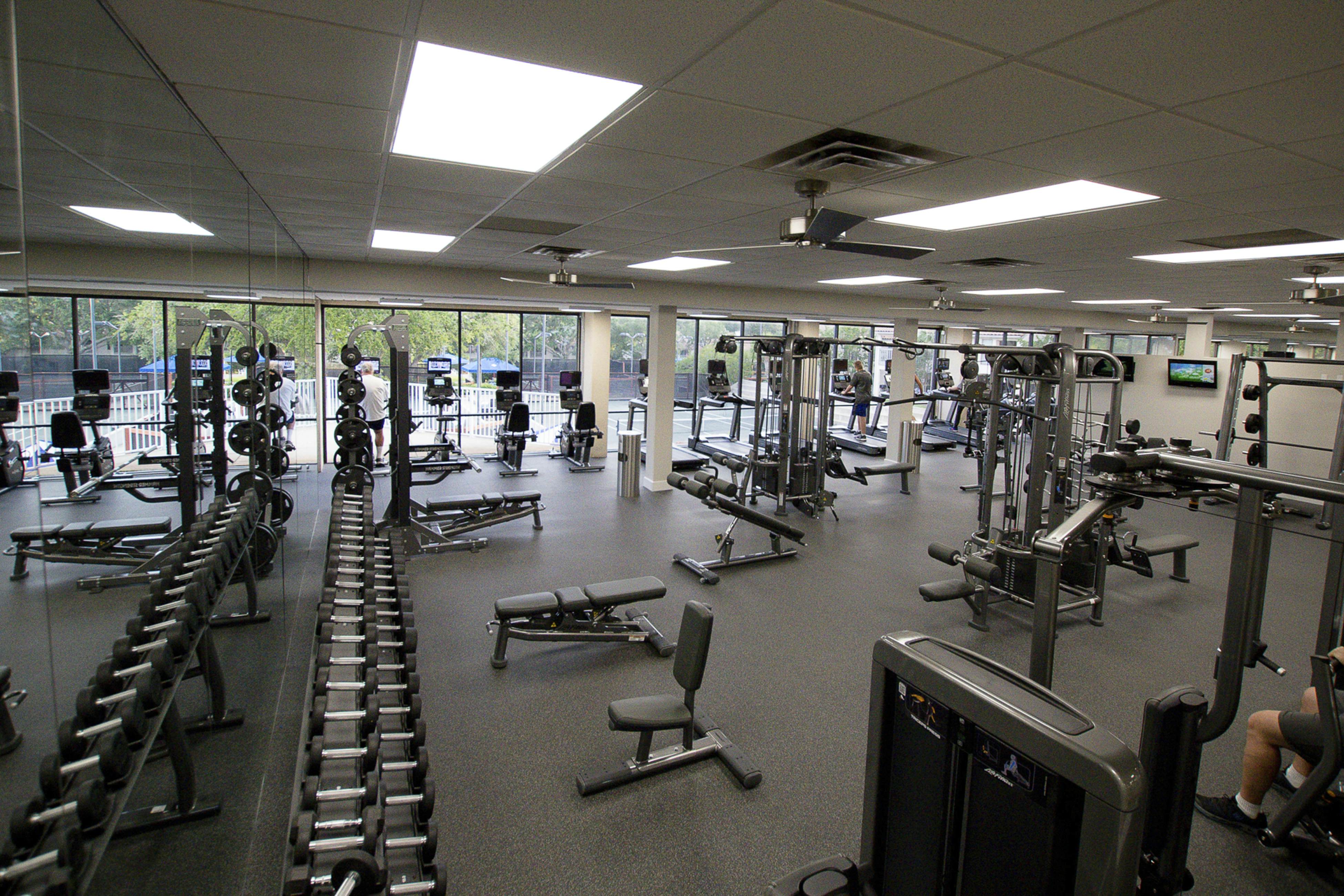 Resort Condo with Pools Hot Tub and Gym