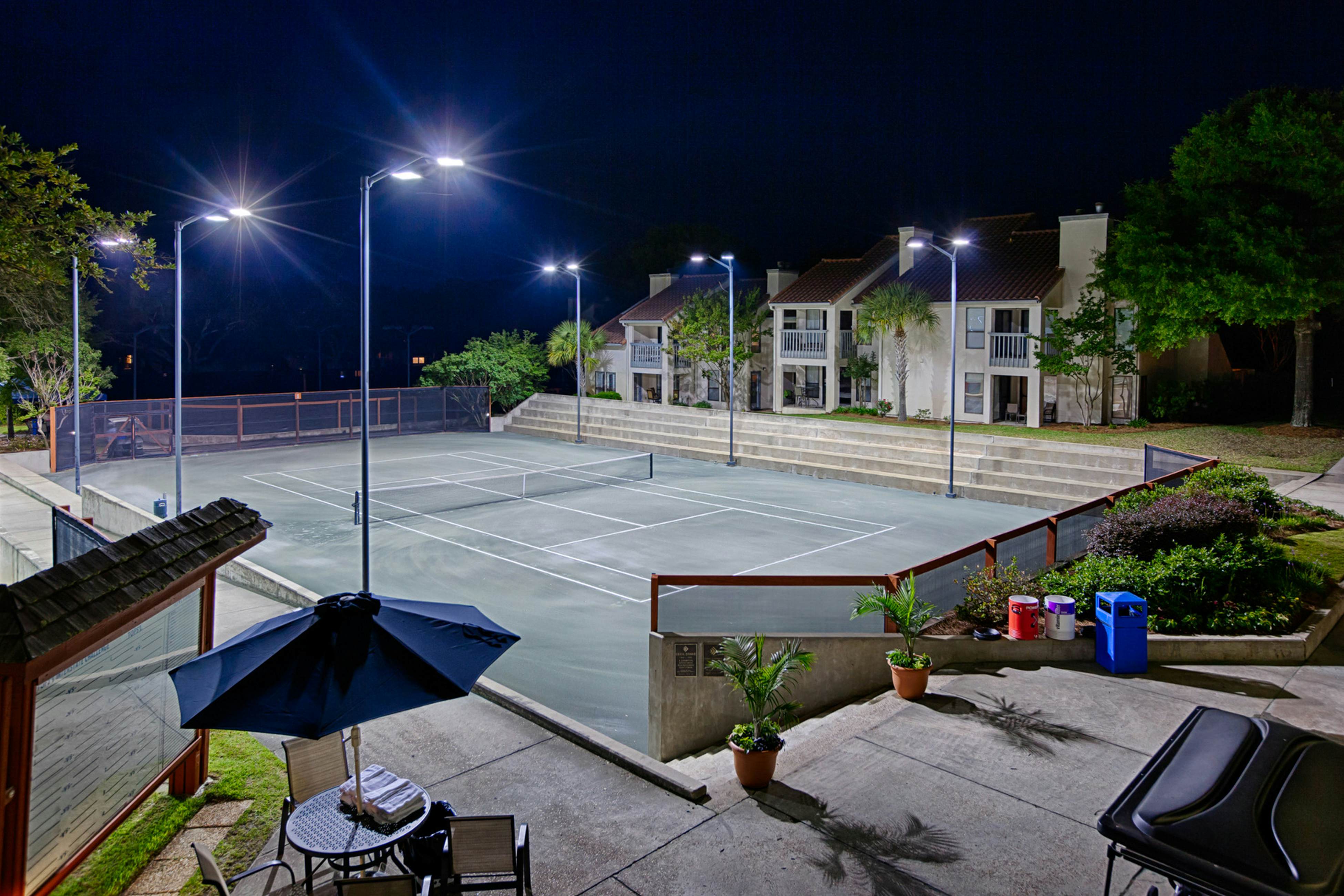 Resort Condo with Pools Hot Tub and Gym
