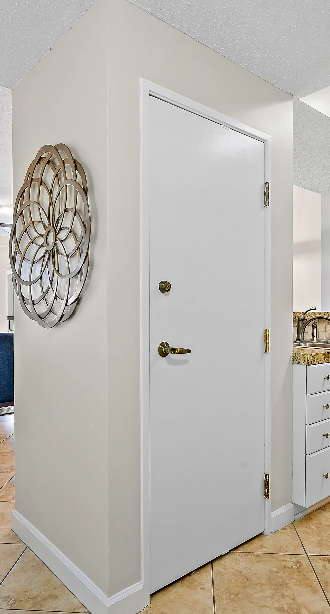 Scenic Resort Condo with Pools Hot Tub and Gym