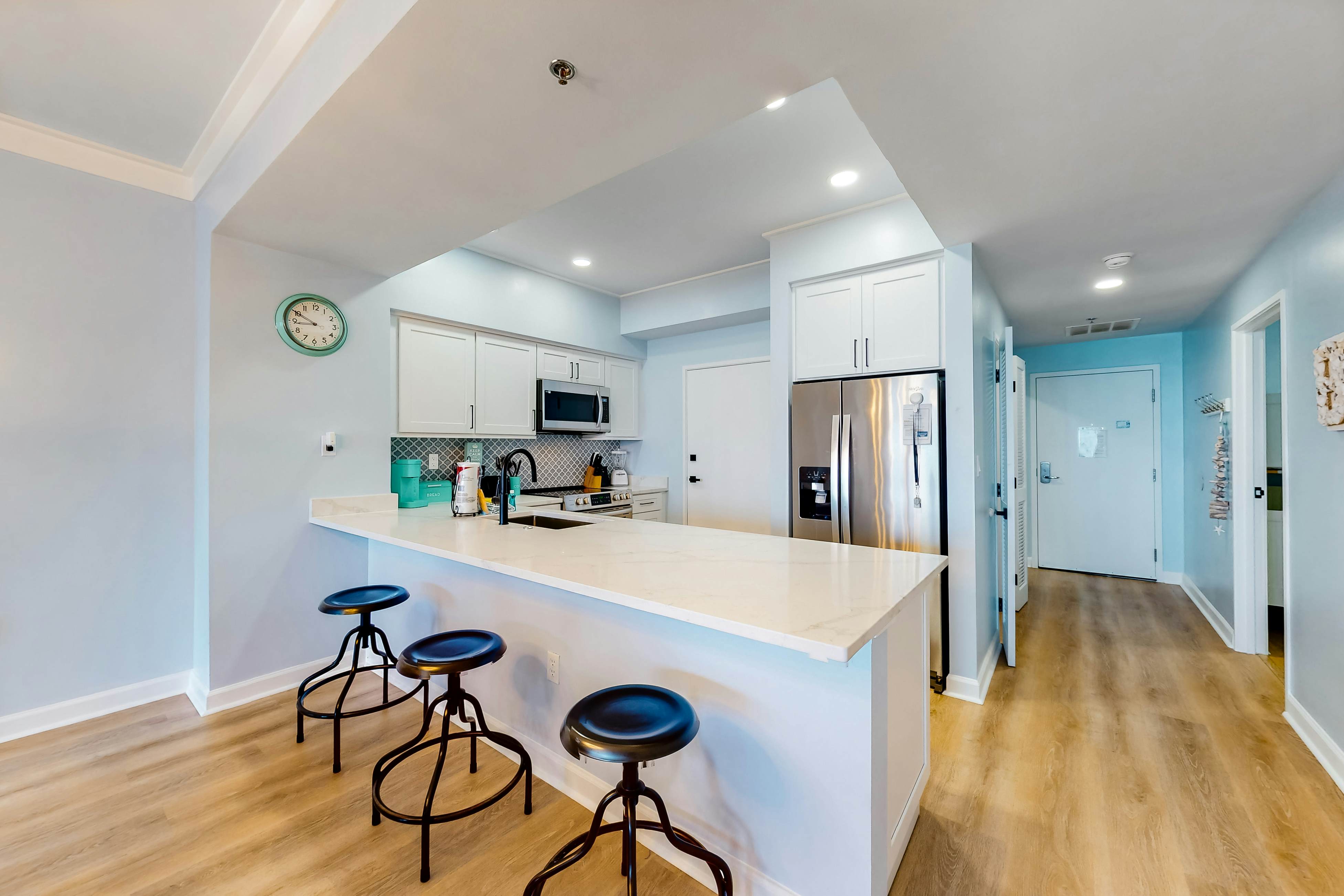 Gulf-Front Condo with Balcony Pools and Tennis