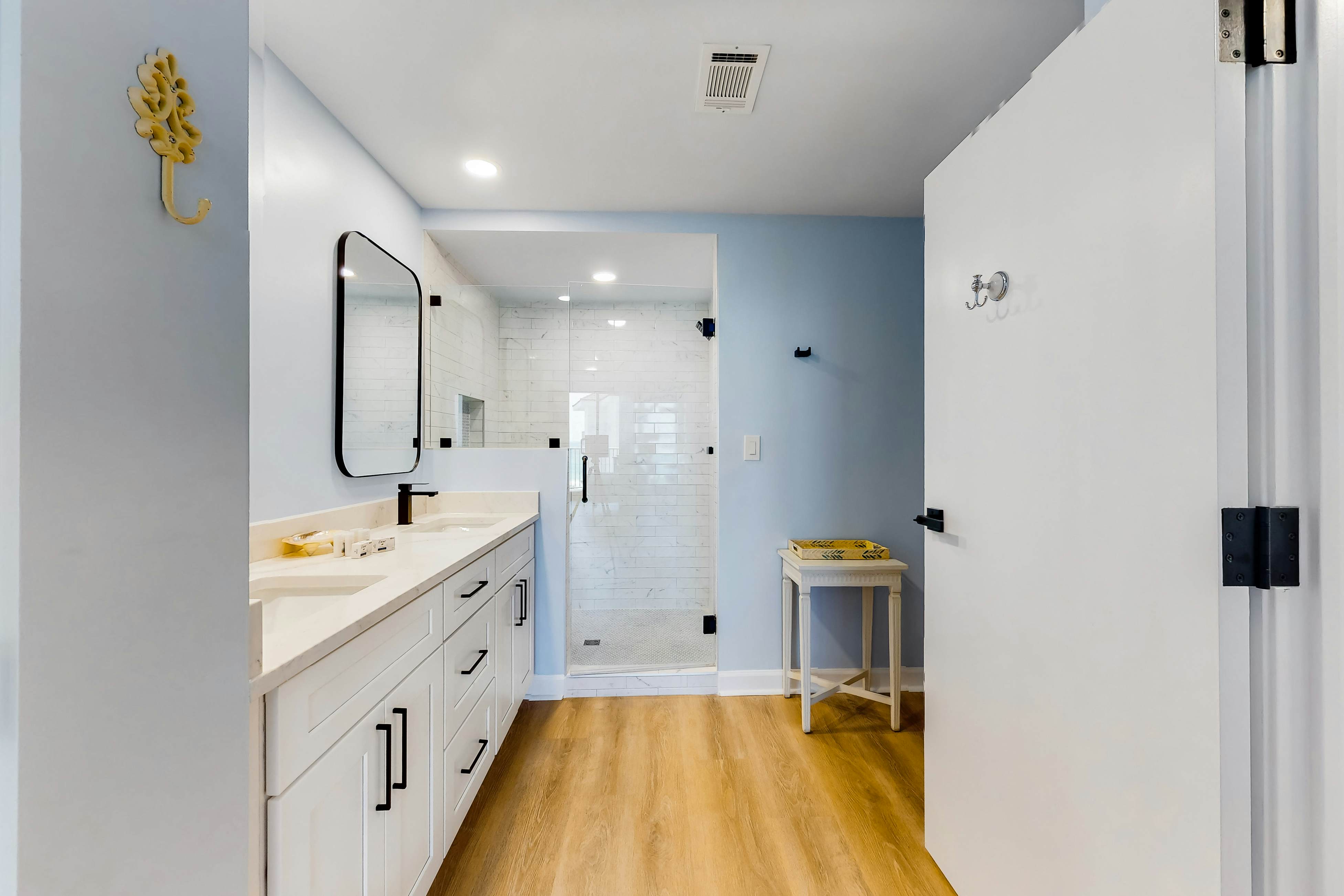 Gulf-Front Condo with Balcony Pools and Tennis