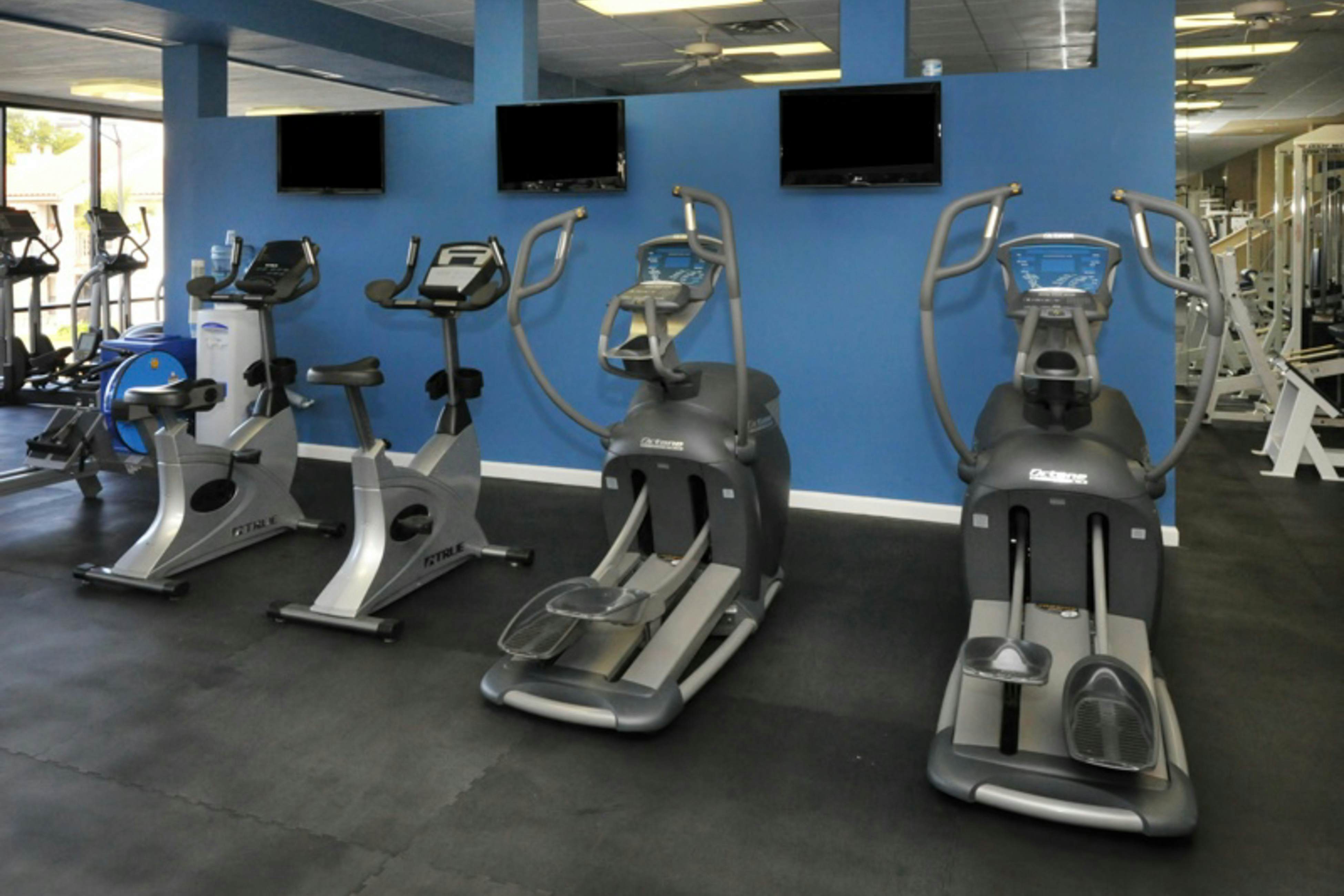 Gulf-Front Condo with Balcony Pools and Tennis