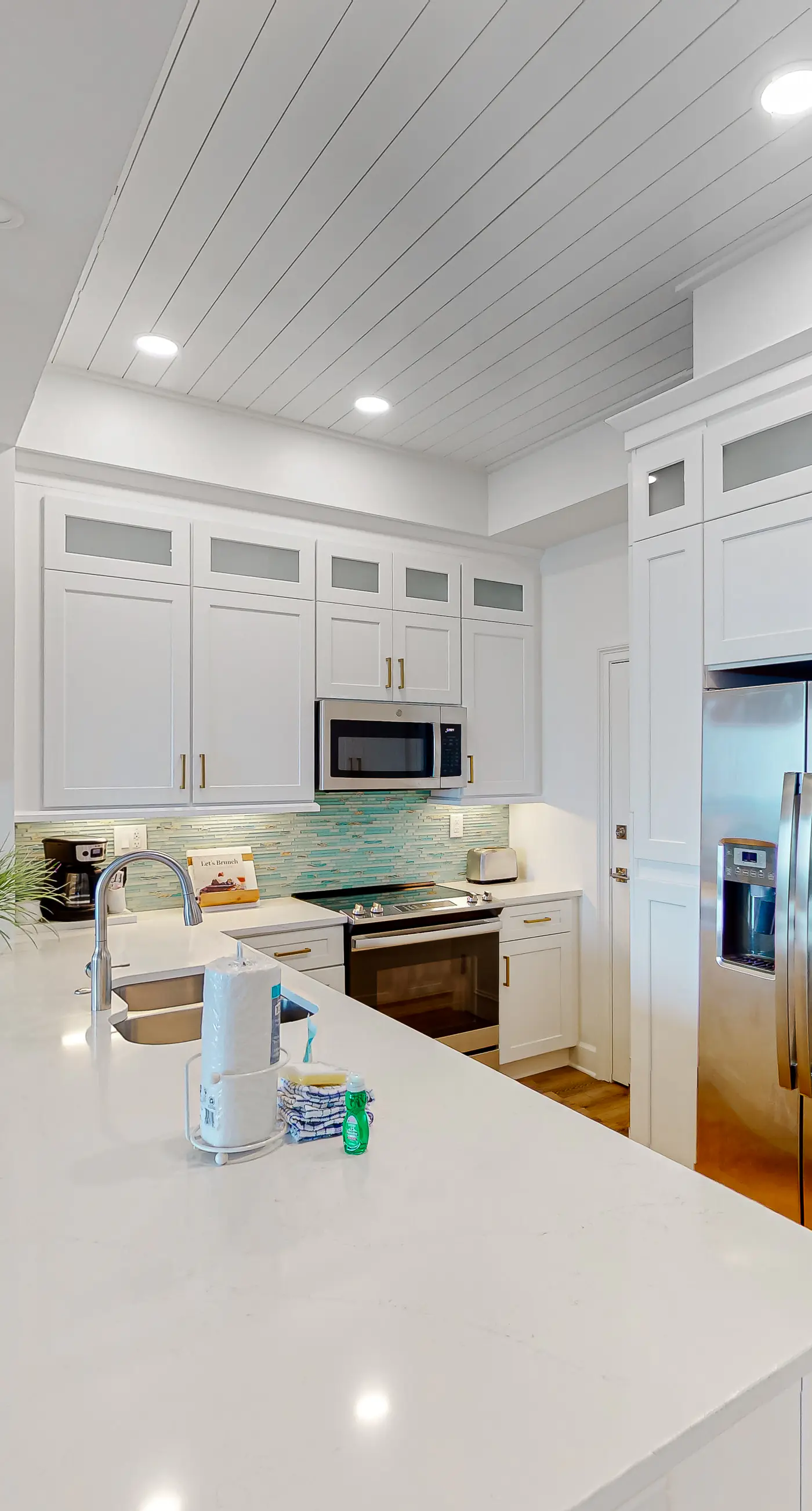 15th-Floor Gulf-Front Condo with Pools and Gym