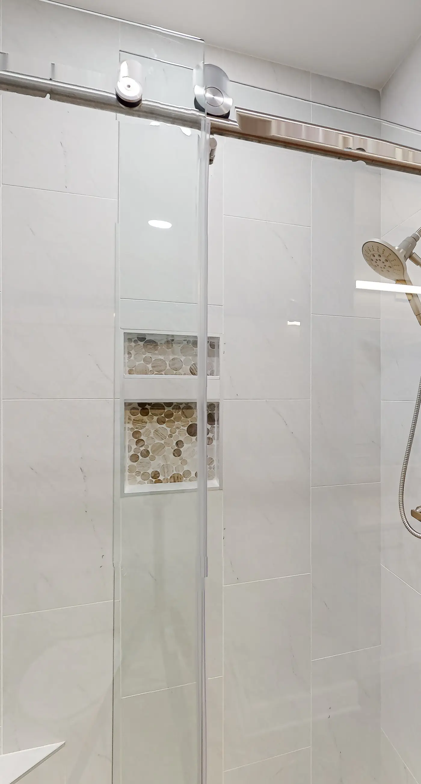 15th-Floor Gulf-Front Condo with Pools and Gym