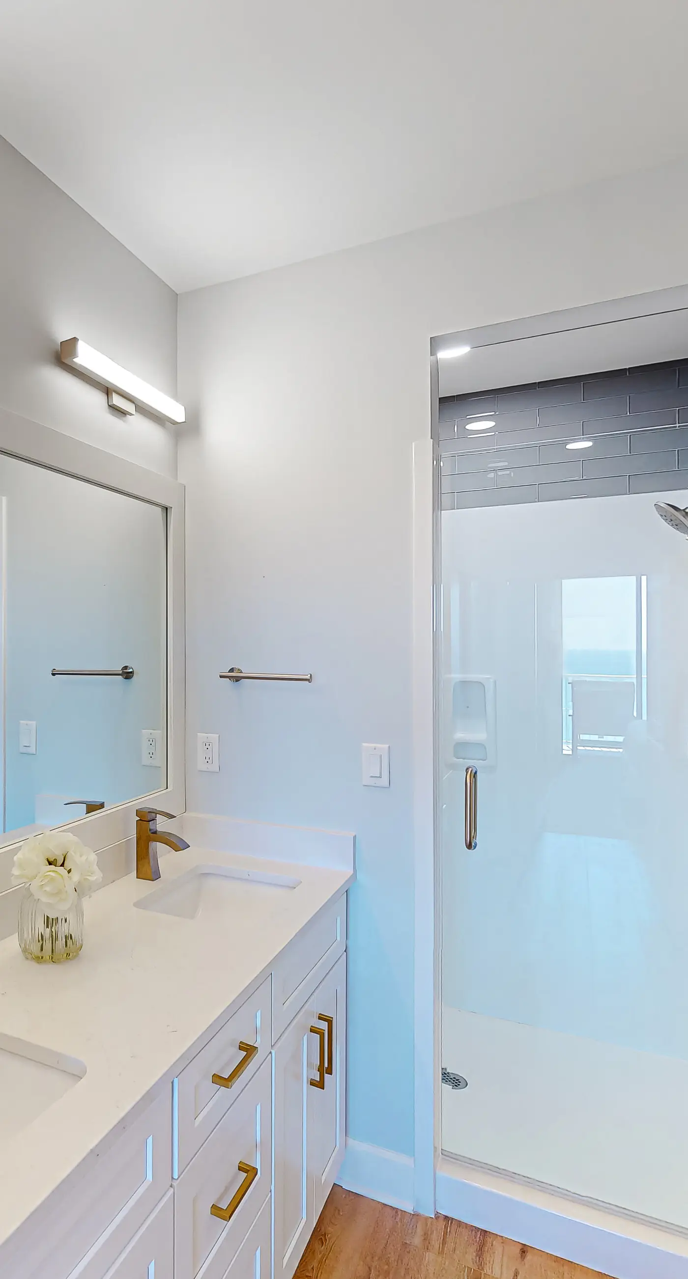 15th-Floor Gulf-Front Condo with Pools and Gym