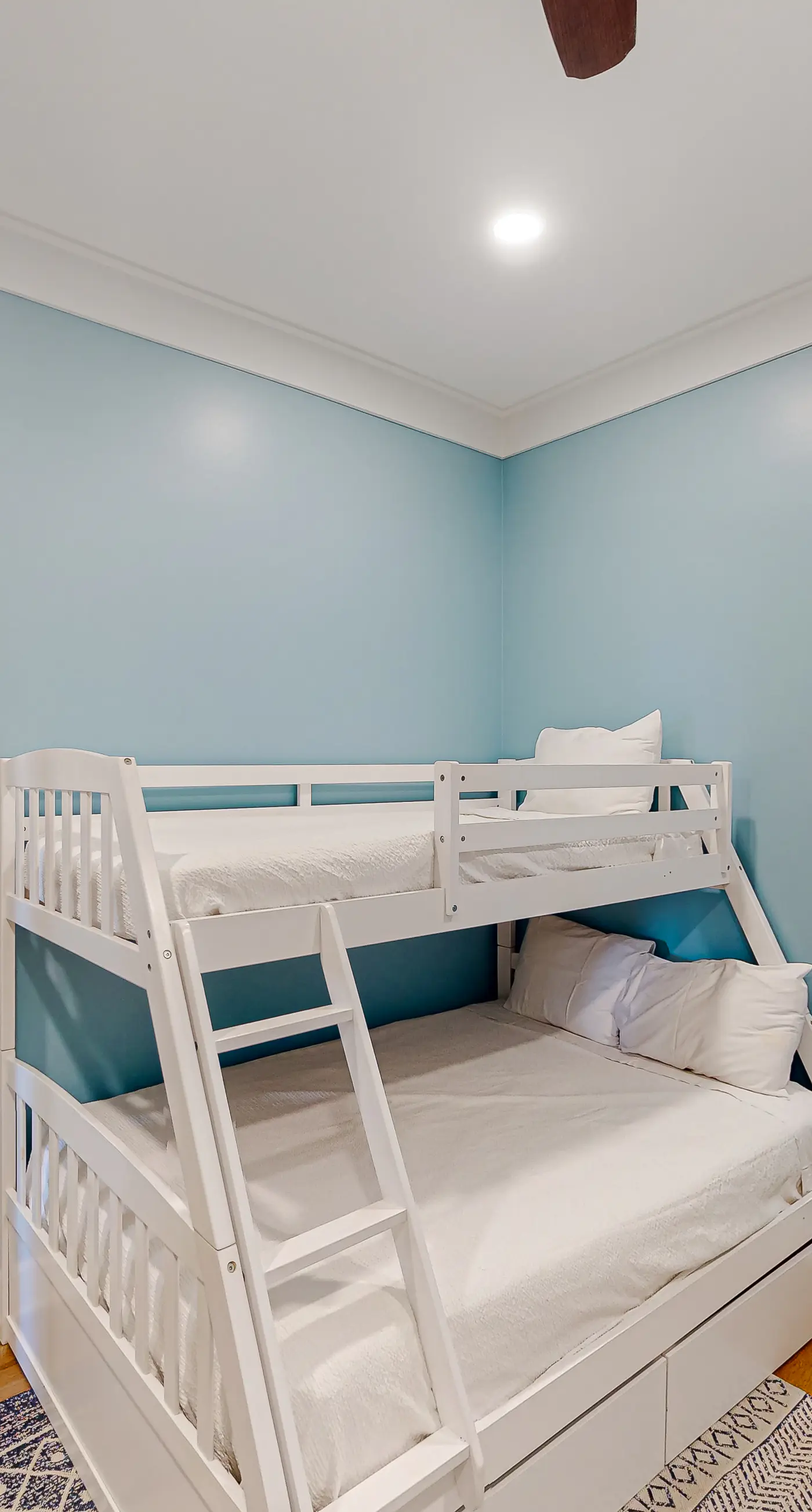 15th-Floor Gulf-Front Condo with Pools and Gym