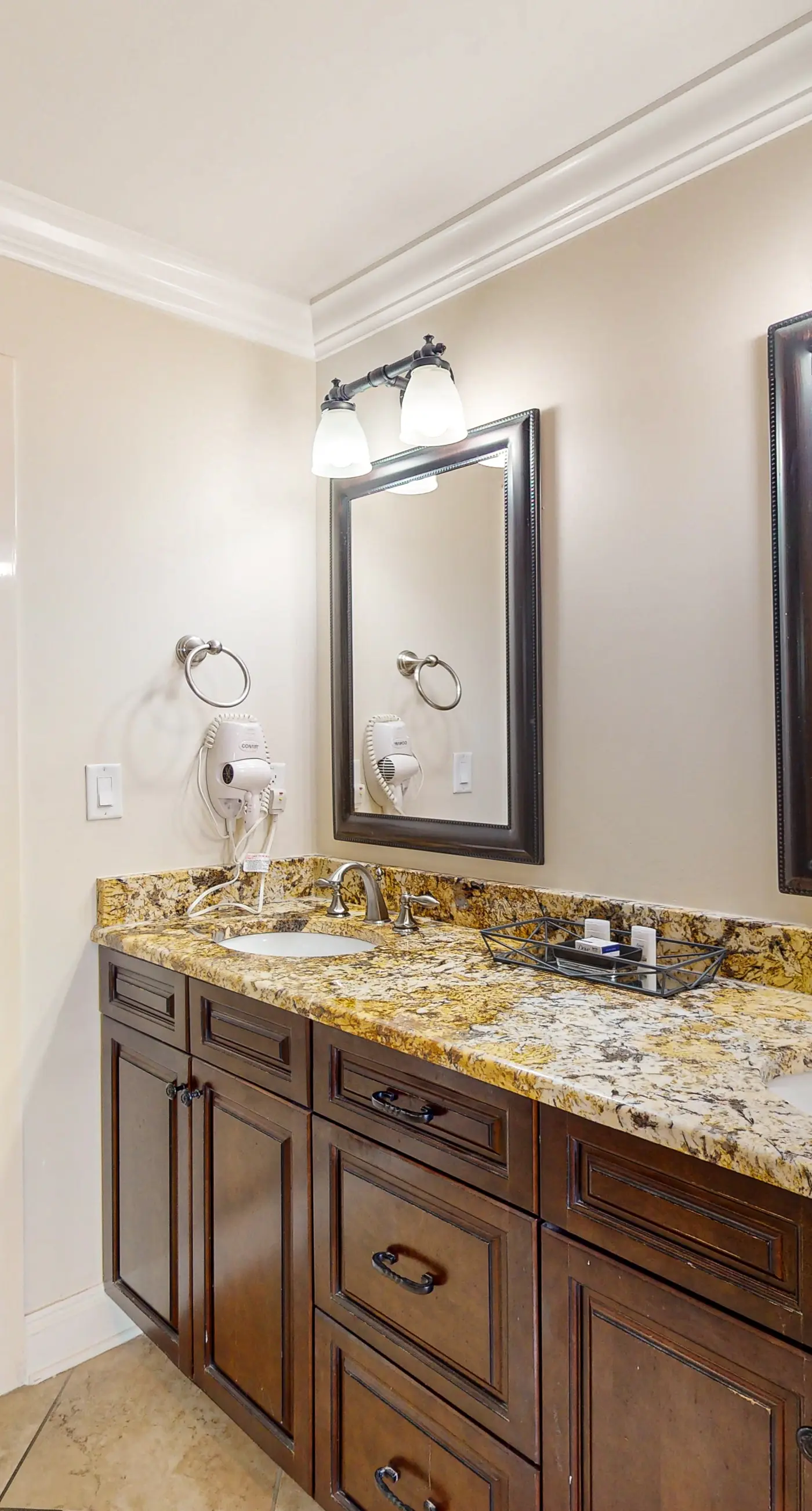 Stylish Gulf-Front Condo with Balcony and Pools