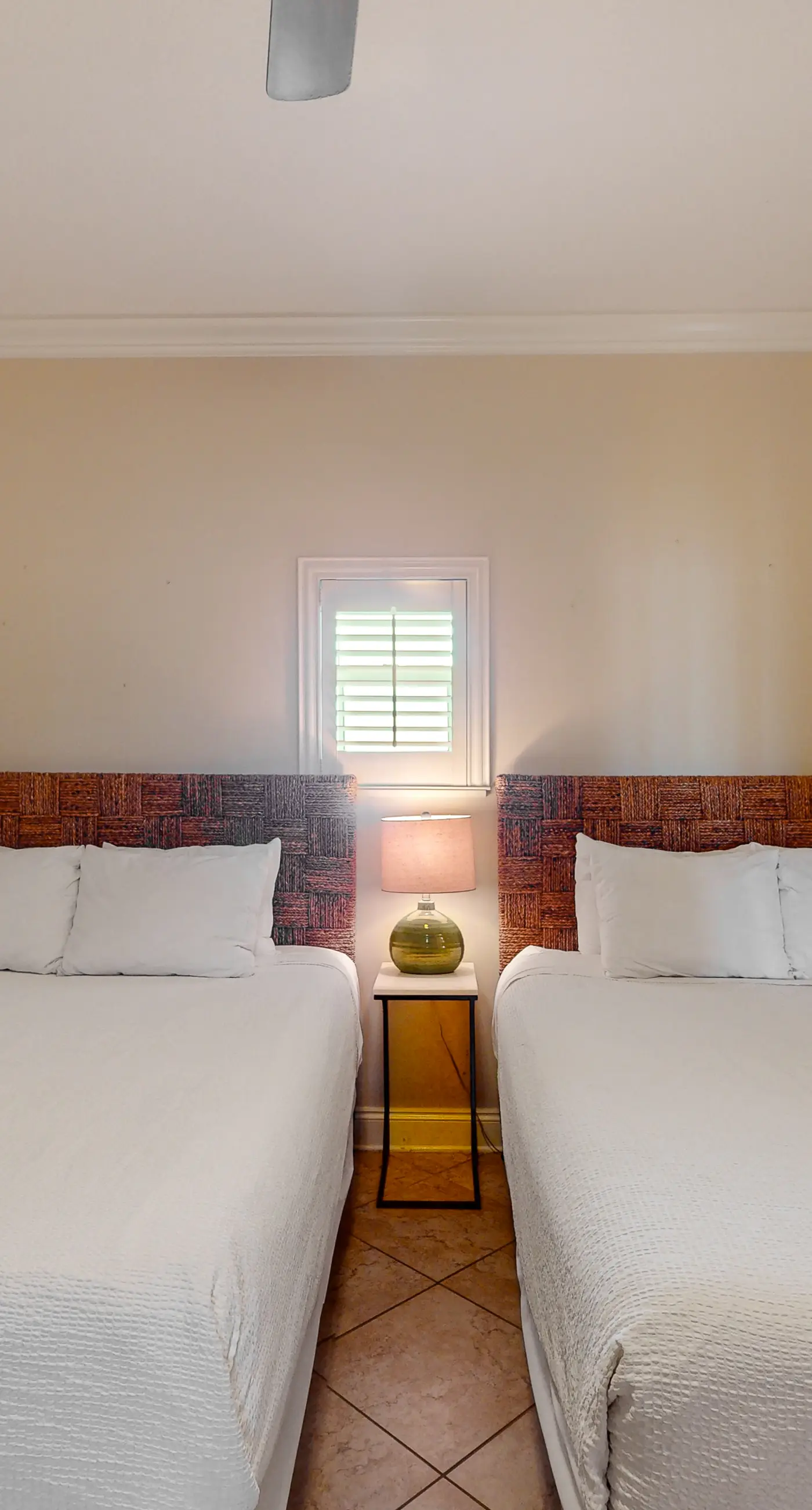 Stylish Gulf-Front Condo with Balcony and Pools