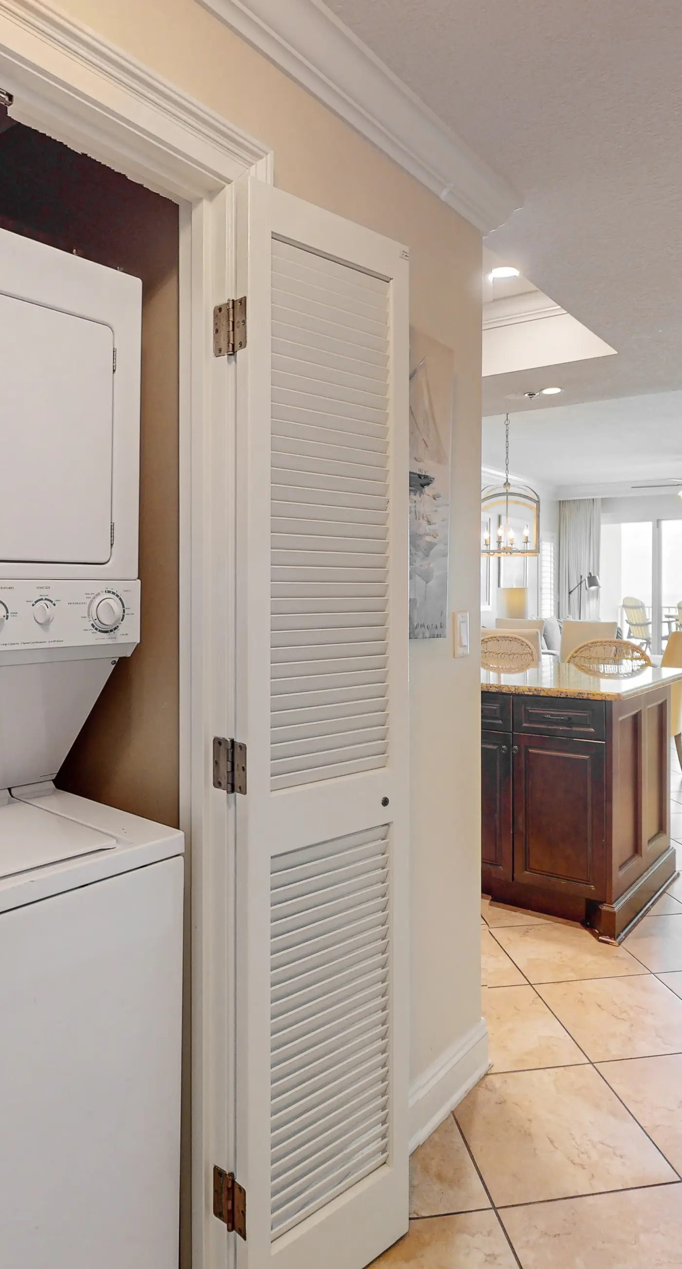 Stylish Gulf-Front Condo with Balcony and Pools