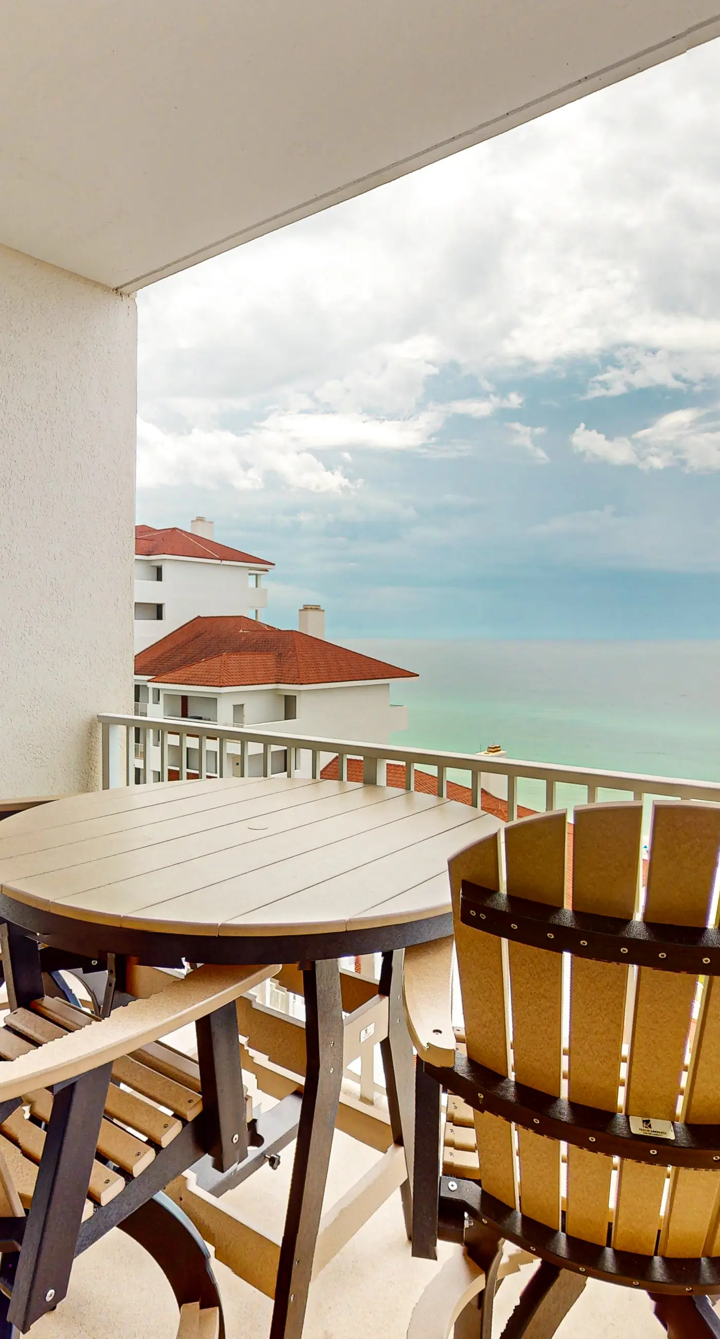 Stylish Gulf-Front Condo with Balcony and Pools