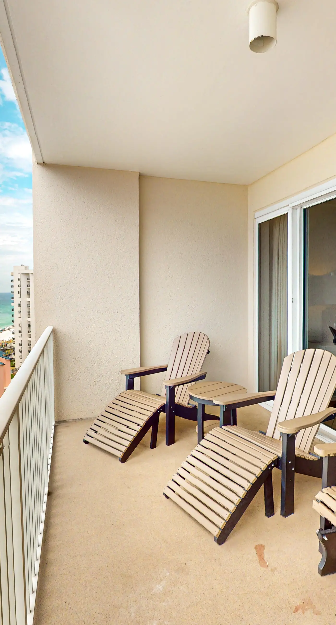 Stylish Gulf-Front Condo with Balcony and Pools