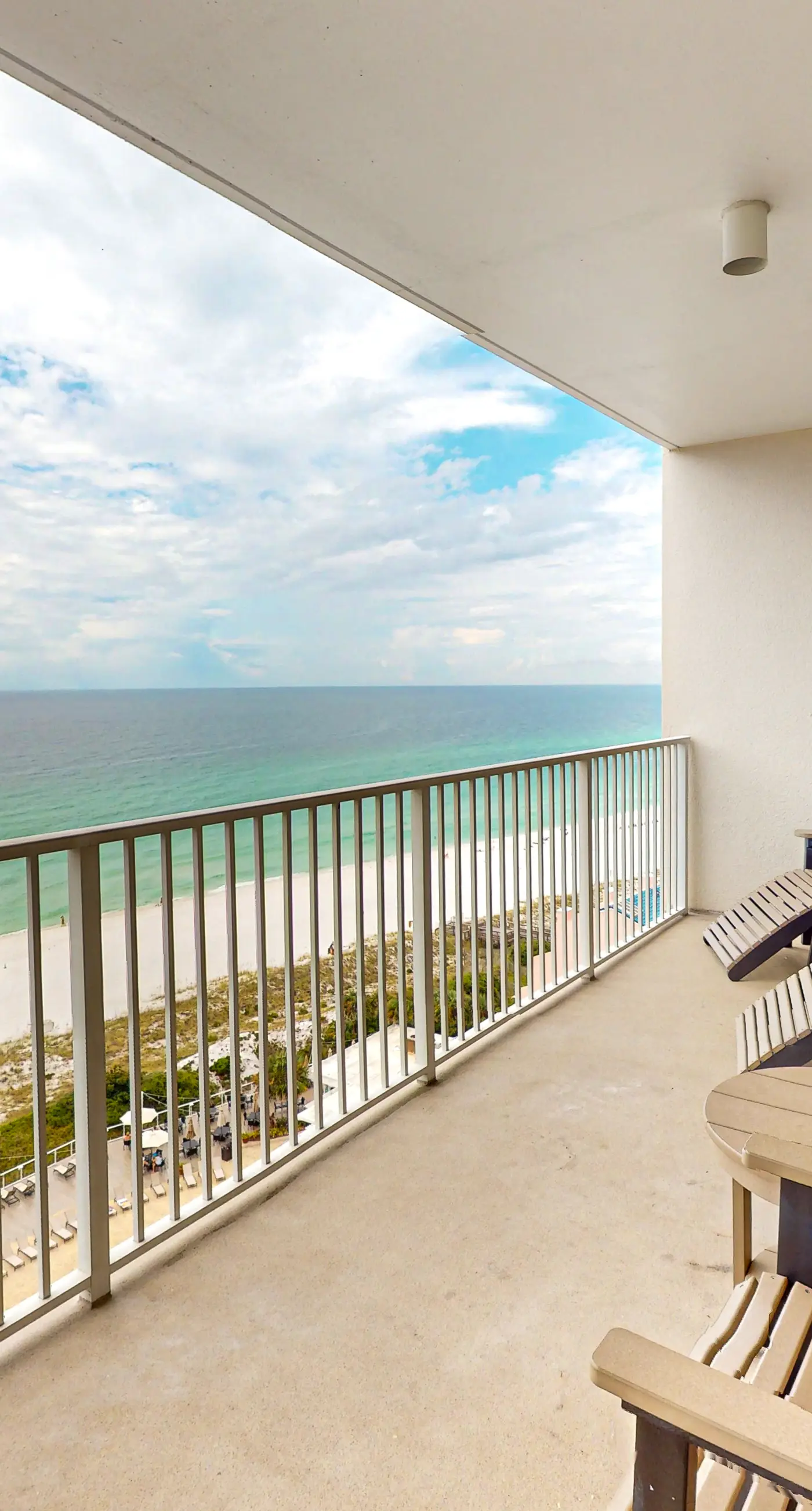 Stylish Gulf-Front Condo with Balcony and Pools