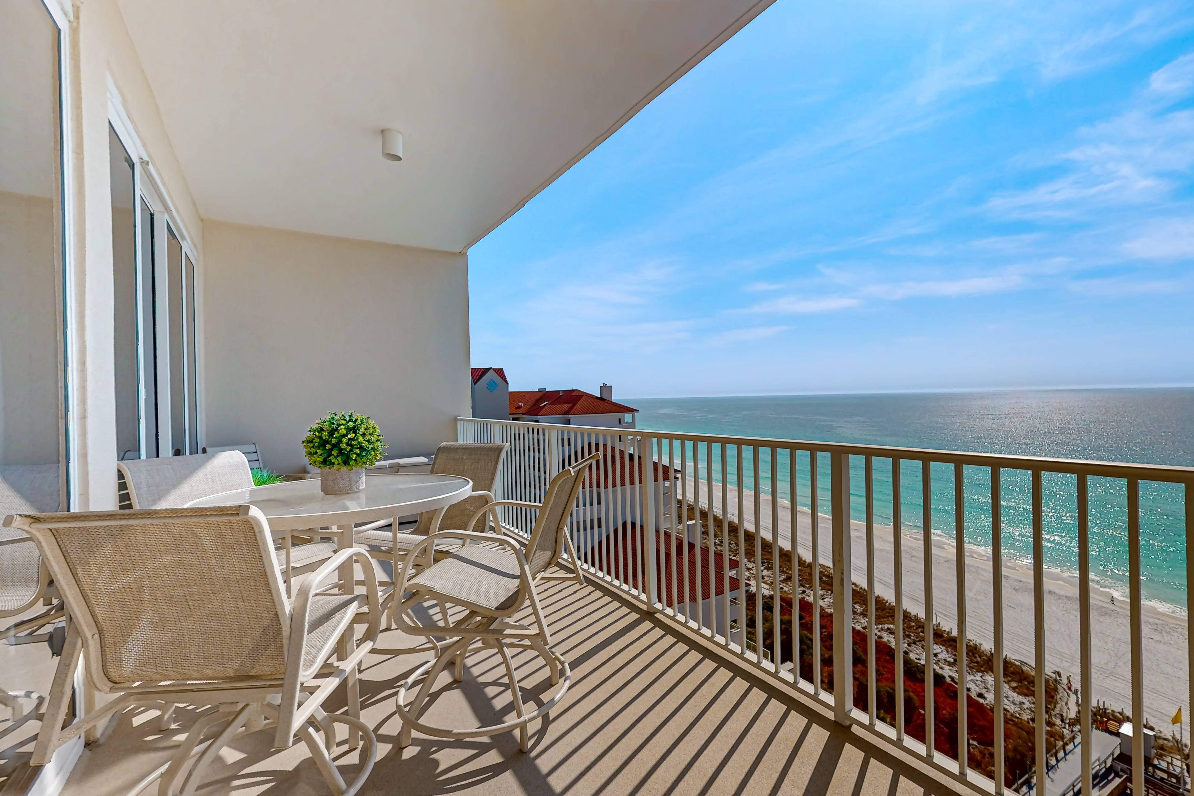 Beachfront Condo with Pool and Beach Access