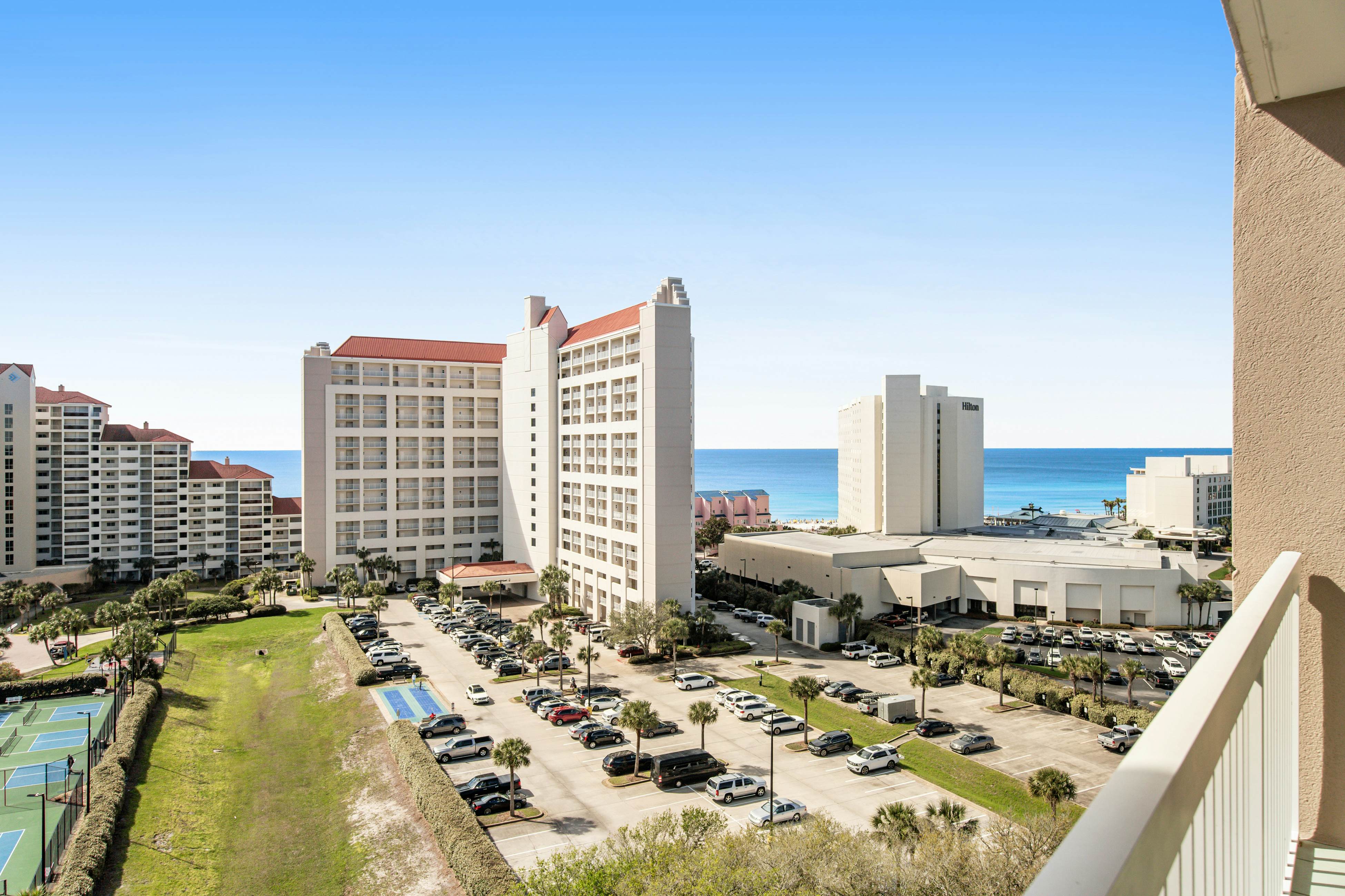 Gulf View Condo with Pool and Hot Tub