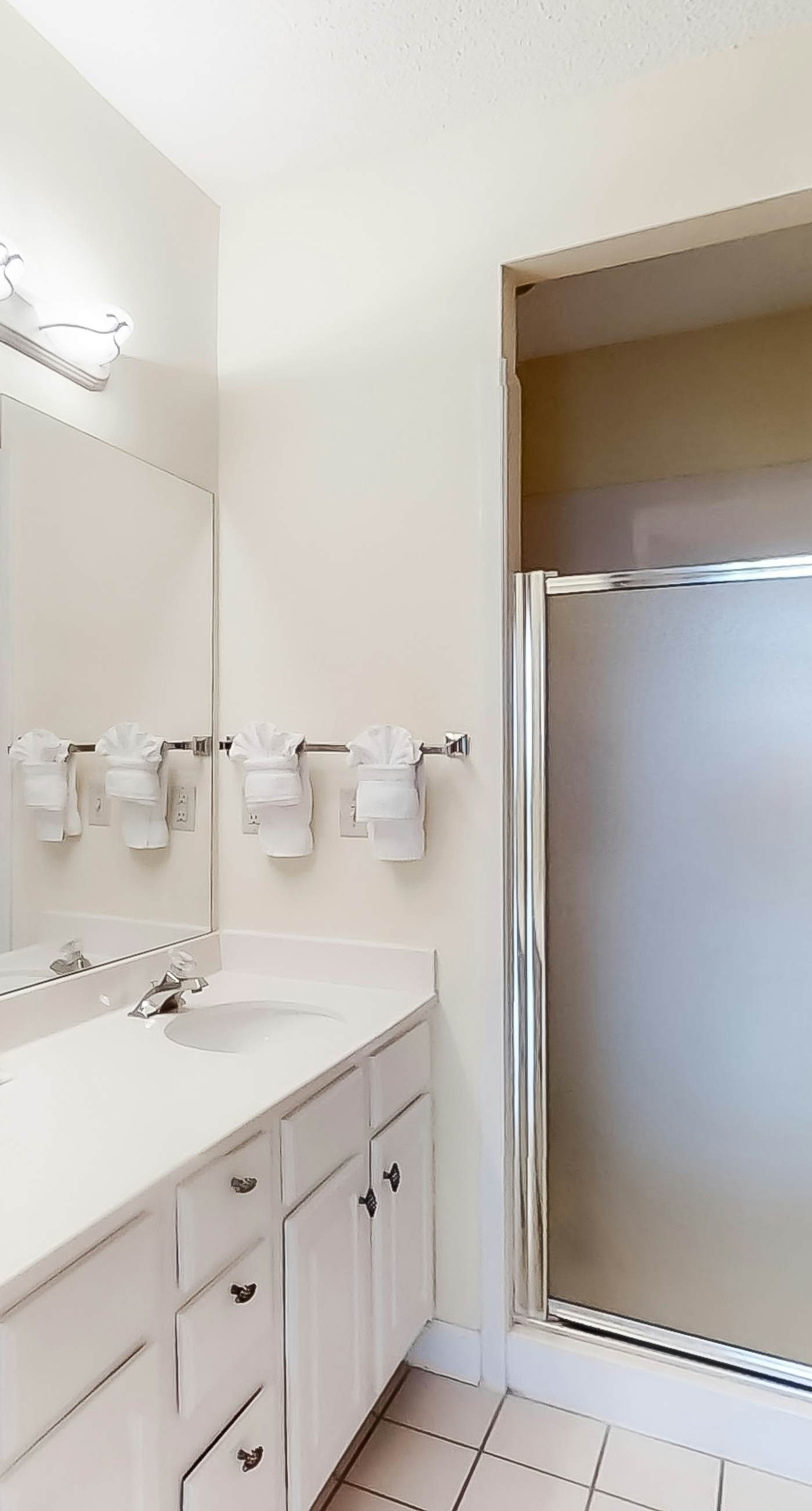 Beachfront Retreat with Pool Gym and Tennis