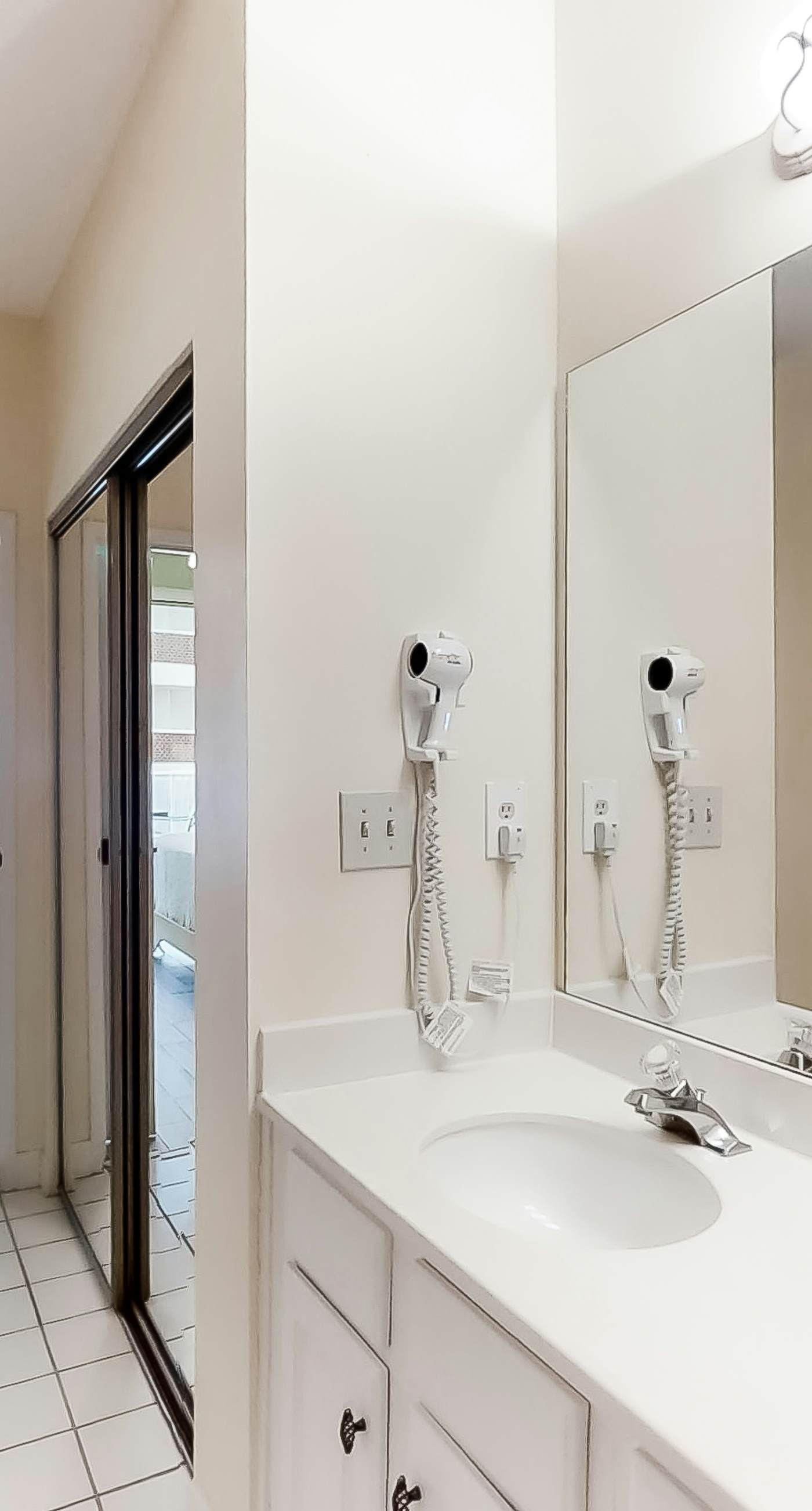 Beachfront Retreat with Pool Gym and Tennis