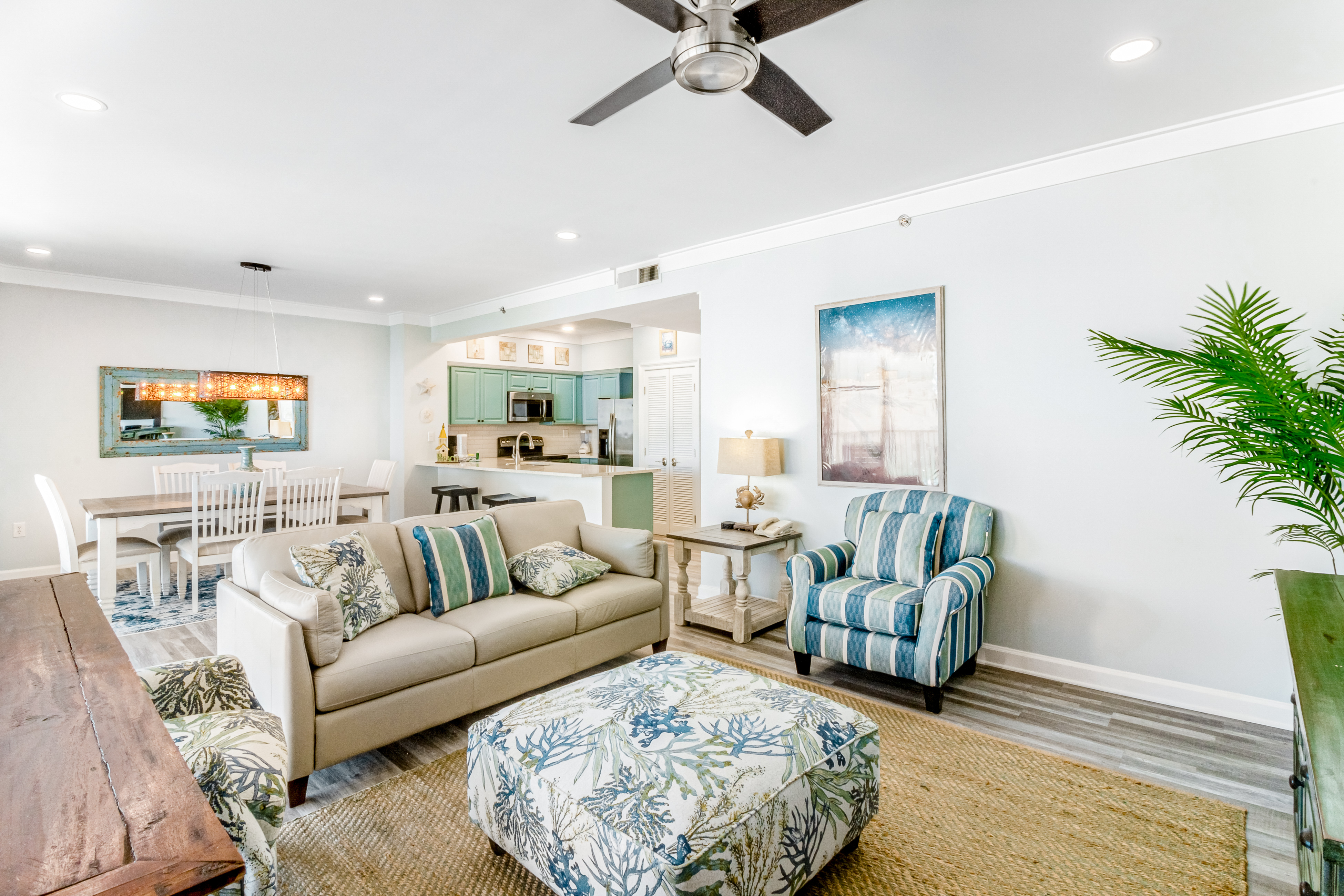 10th-Floor Gulf-Front Condo with Views and Pools