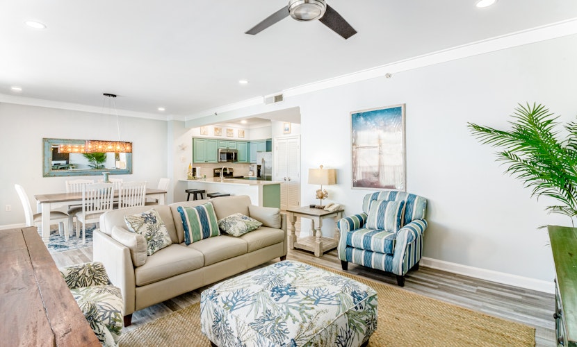 10th-Floor Gulf-Front Condo with Views and Pools