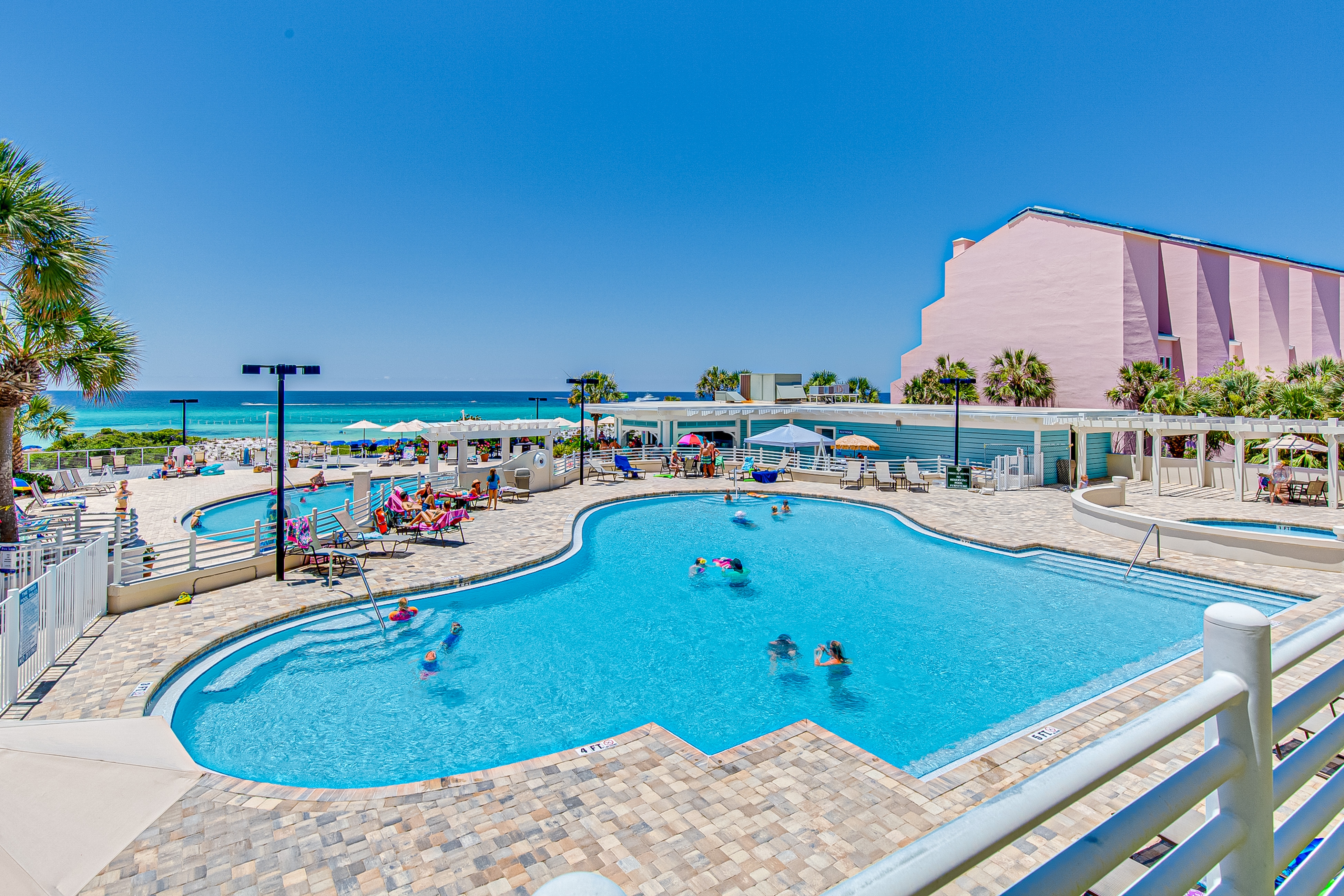 10th-Floor Gulf-Front Condo with Views and Pools