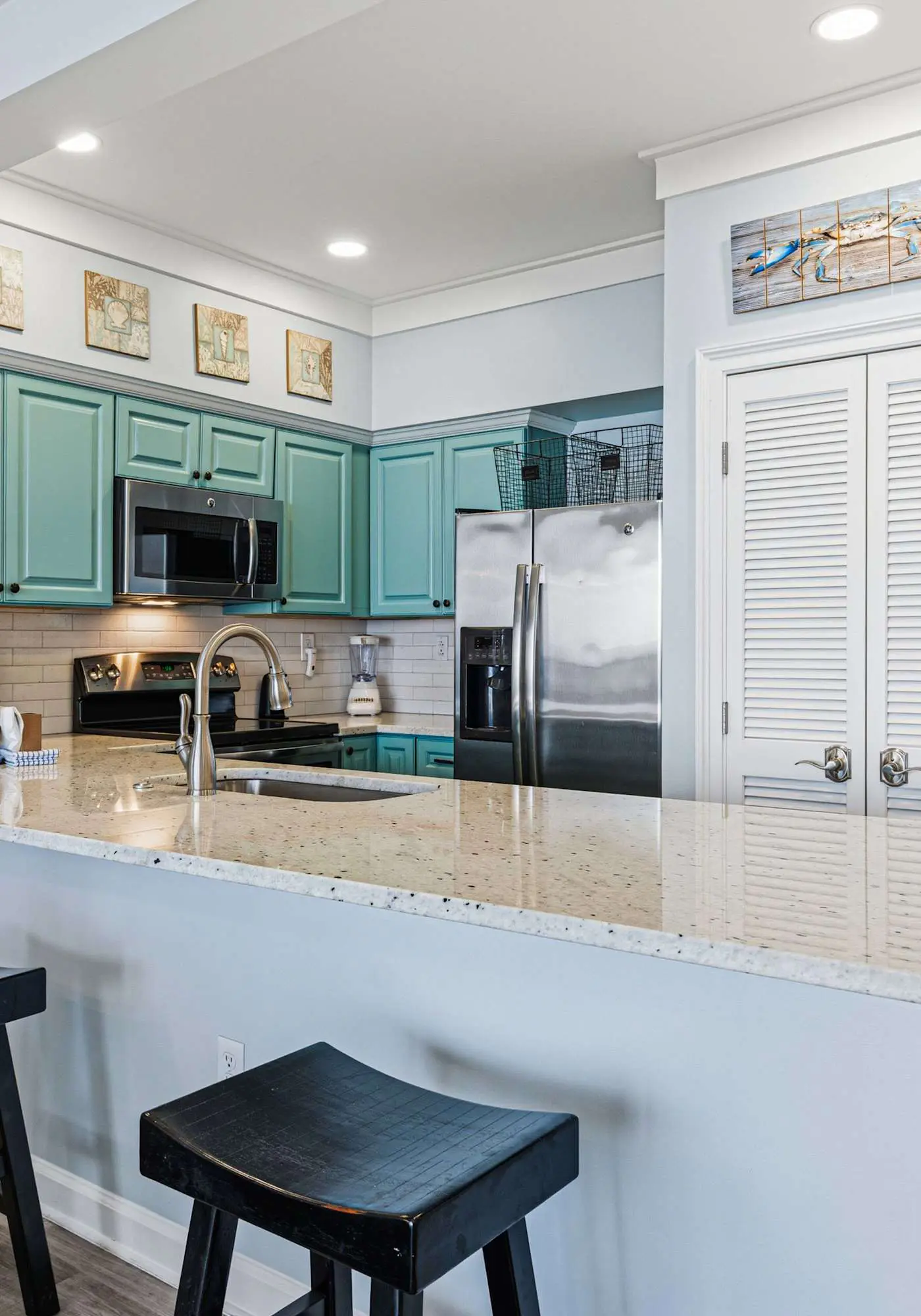 Beachfront Condo with Gulf Views & Pool Access