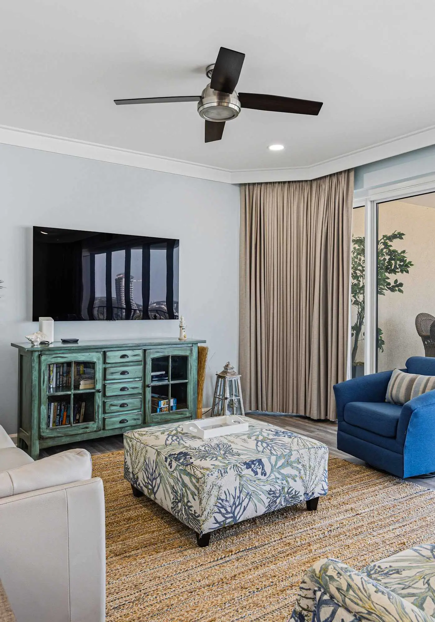 Beachfront Condo with Gulf Views & Pool Access